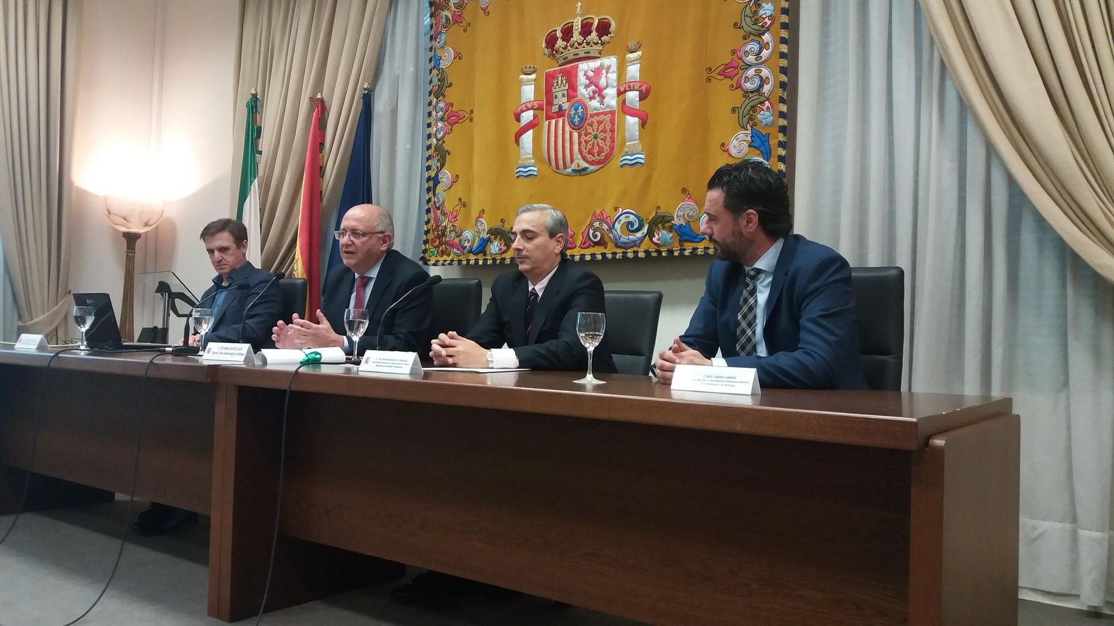 Un momento de la jornada de ayer, con Del Pino el primero a la izquierda.