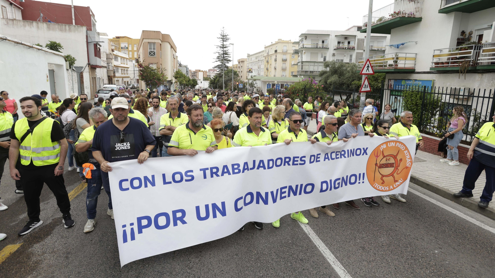 La plantilla de Acerinox celebra una nueva manifestación en Algeciras, en imágenes