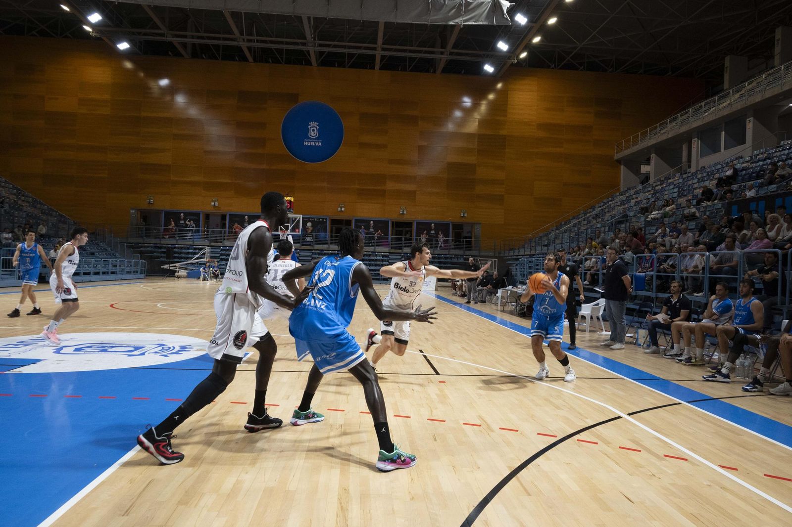 Imágenes del partido entre el Ciudad de Huelva y Biele ISB