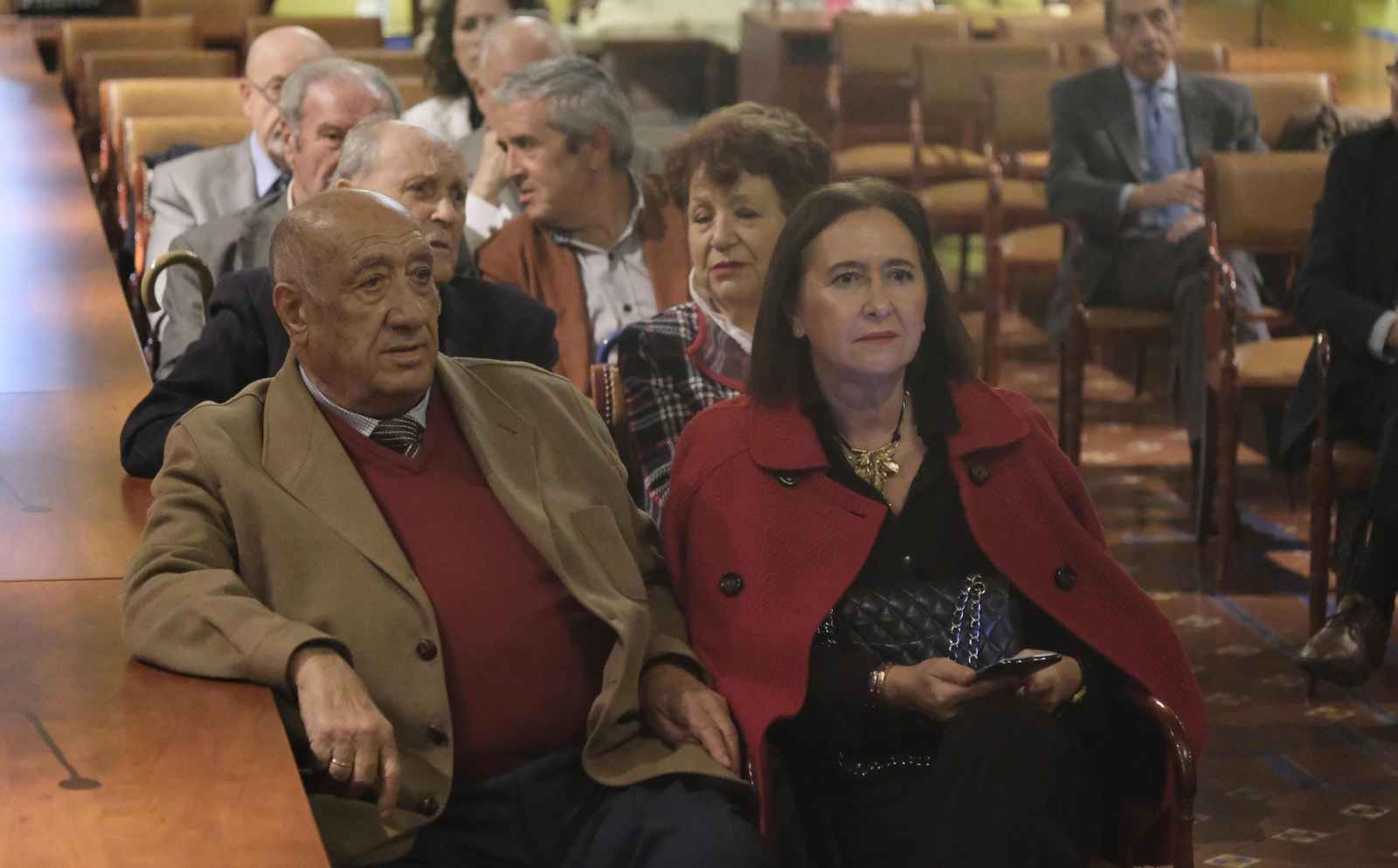 El ingreso del presidente de la Fundación Cajasol, Antonio Pulido, en la Real Academia de Córdoba, en imágenes