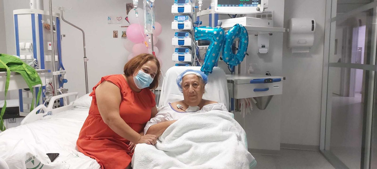 La paciente, ingresada en la UCI del Hospital Universitario Poniente.