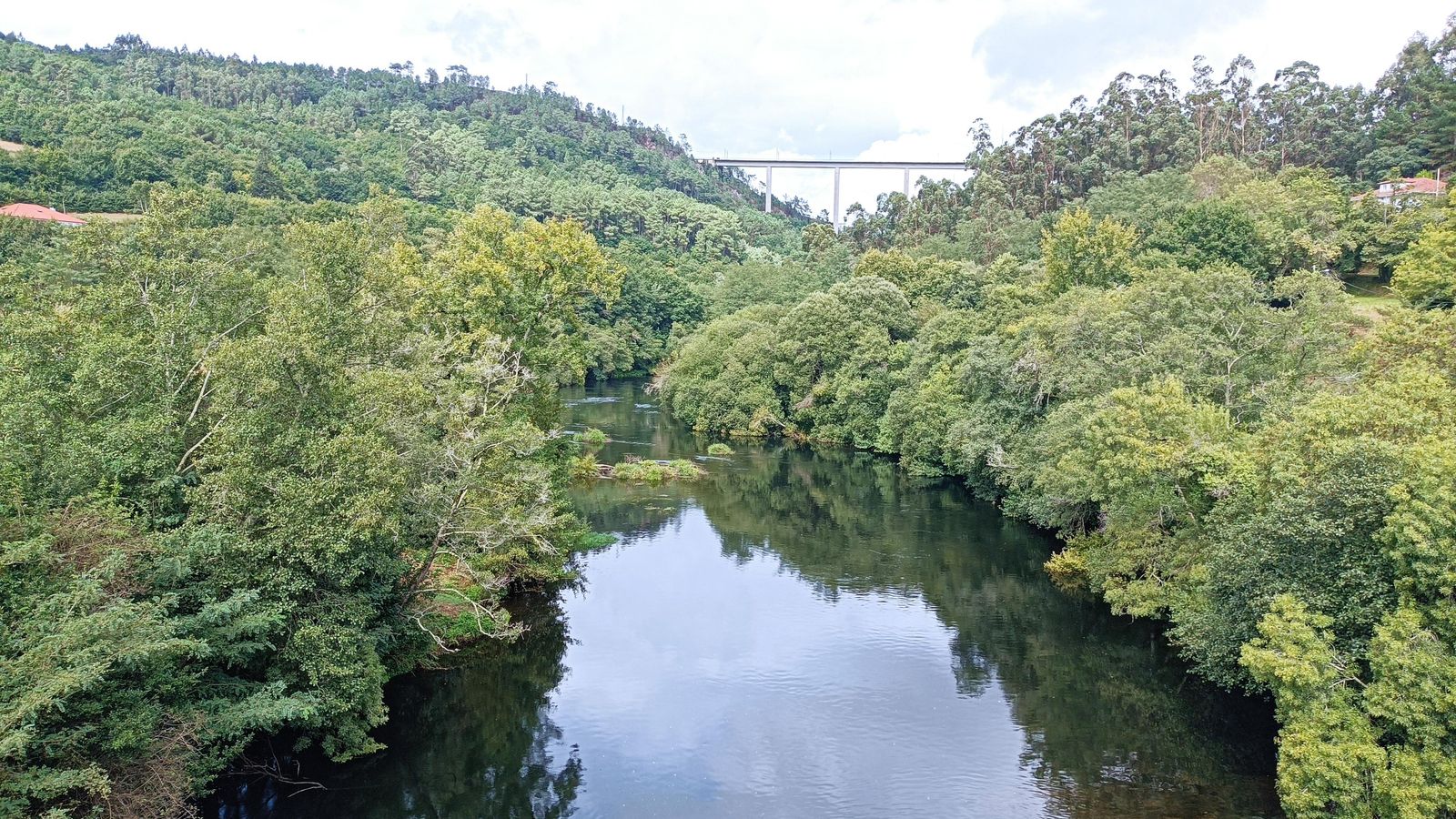Río Ulla, frontera entre Pontevedra y La Coruña.