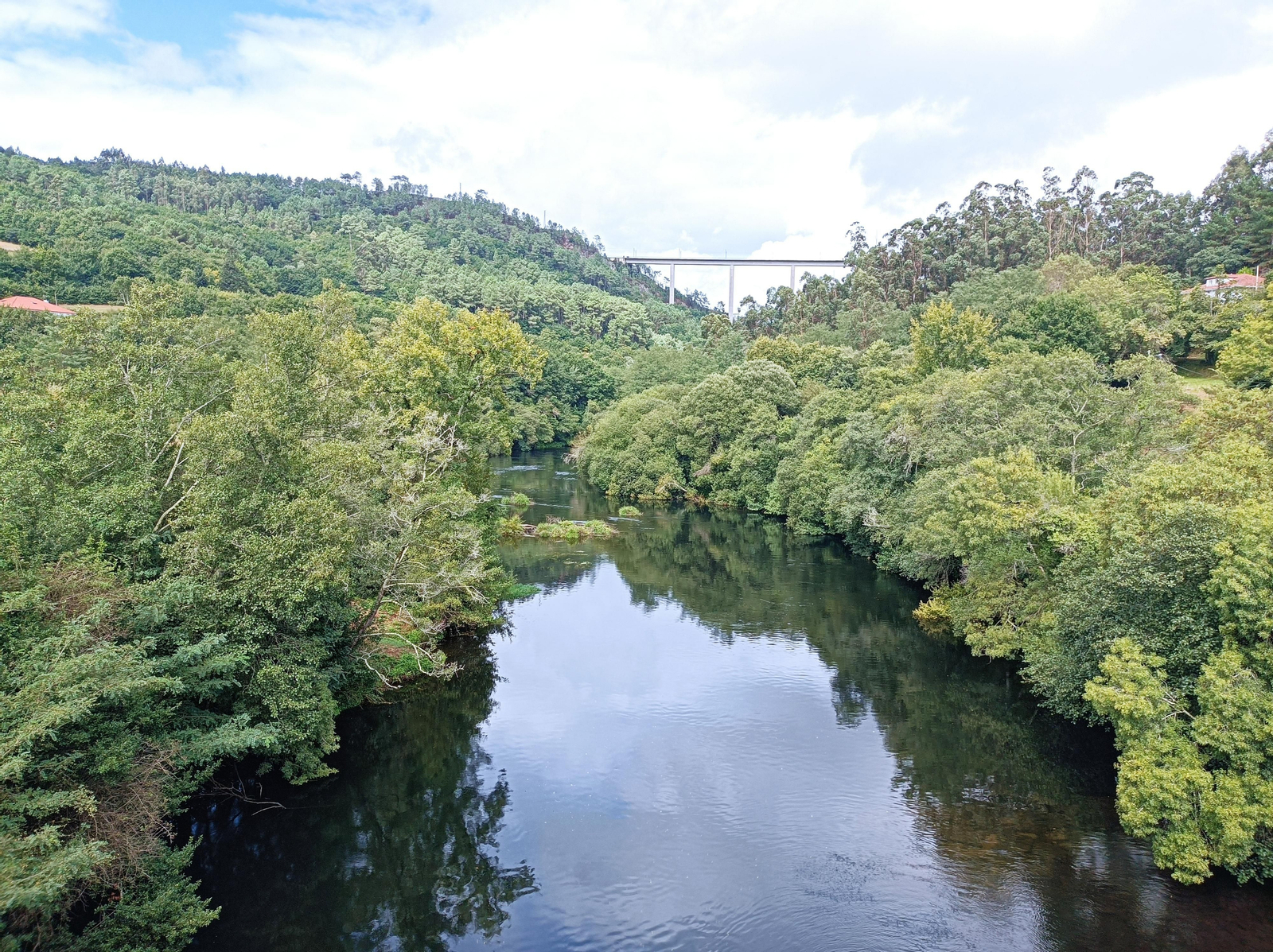Río Ulla, frontera entre Pontevedra y La Coruña.