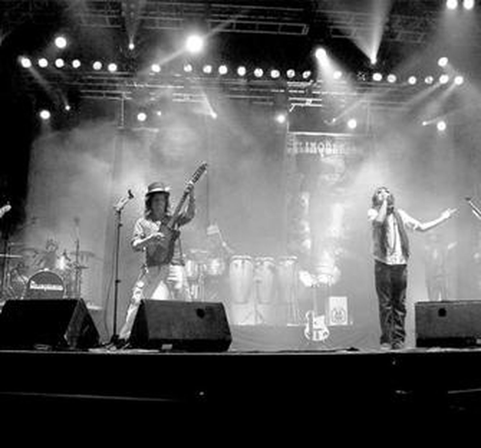 Los Delinqüentes durante el concierto.