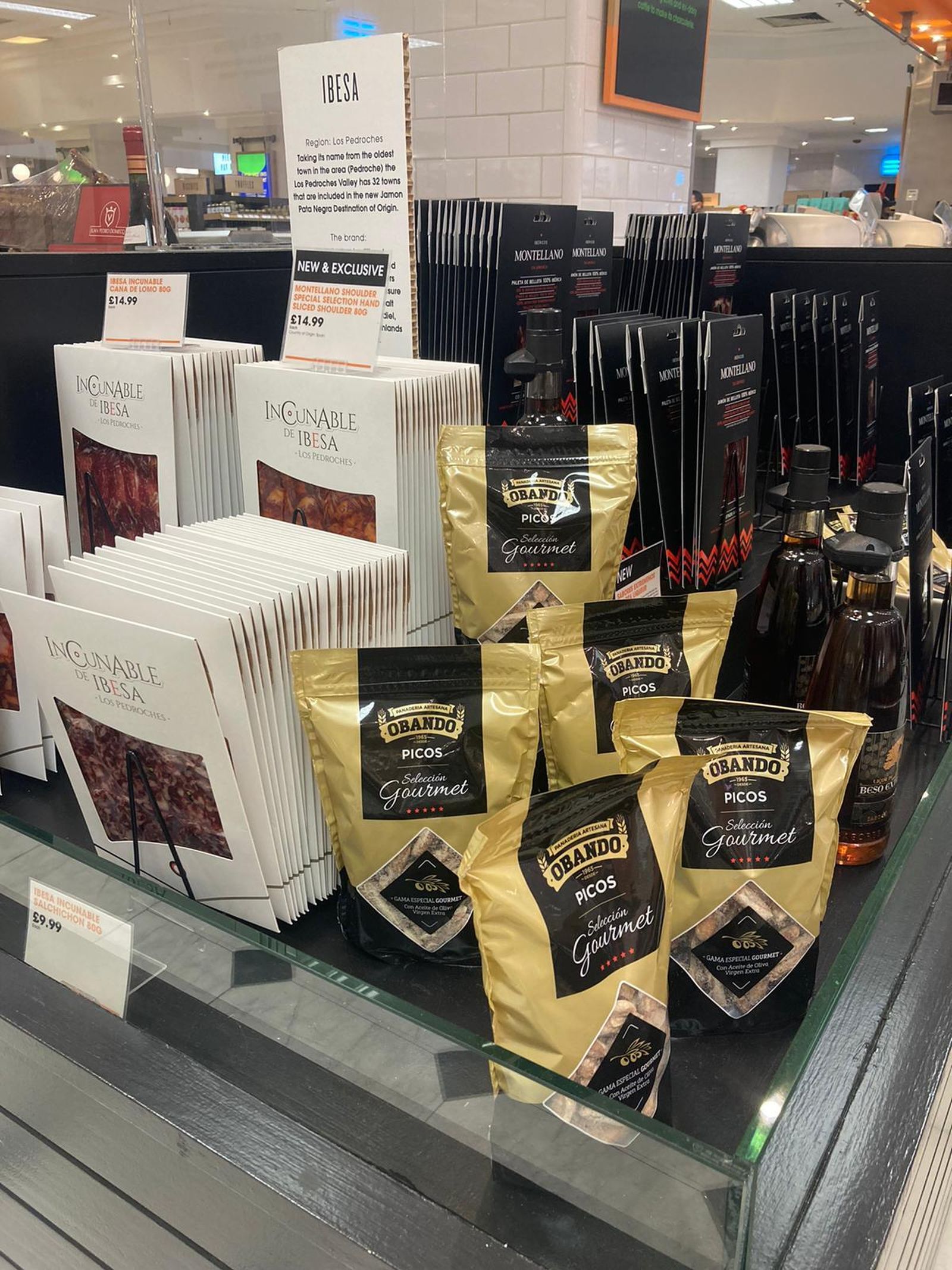 Selección de productos de Panadería Obando en Reino Unido.