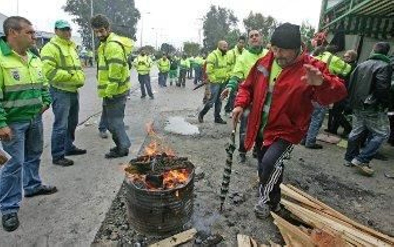 La huelga de Urbaser deja ya más de un millón de kilos de basura en la calle