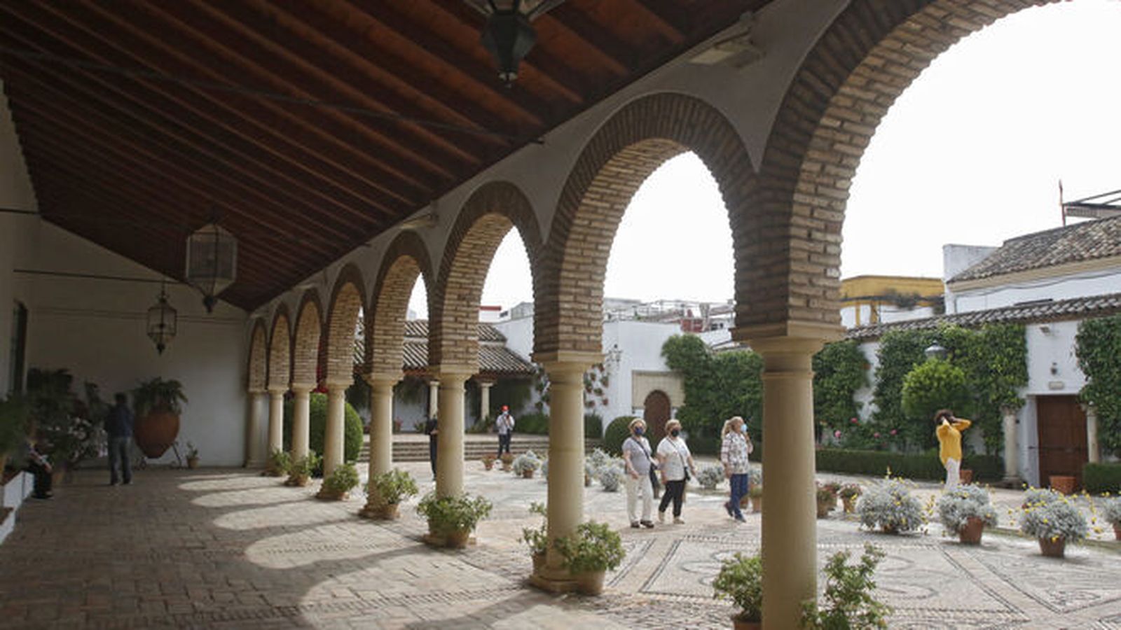 Uno de los patios del Palacio de Viana.