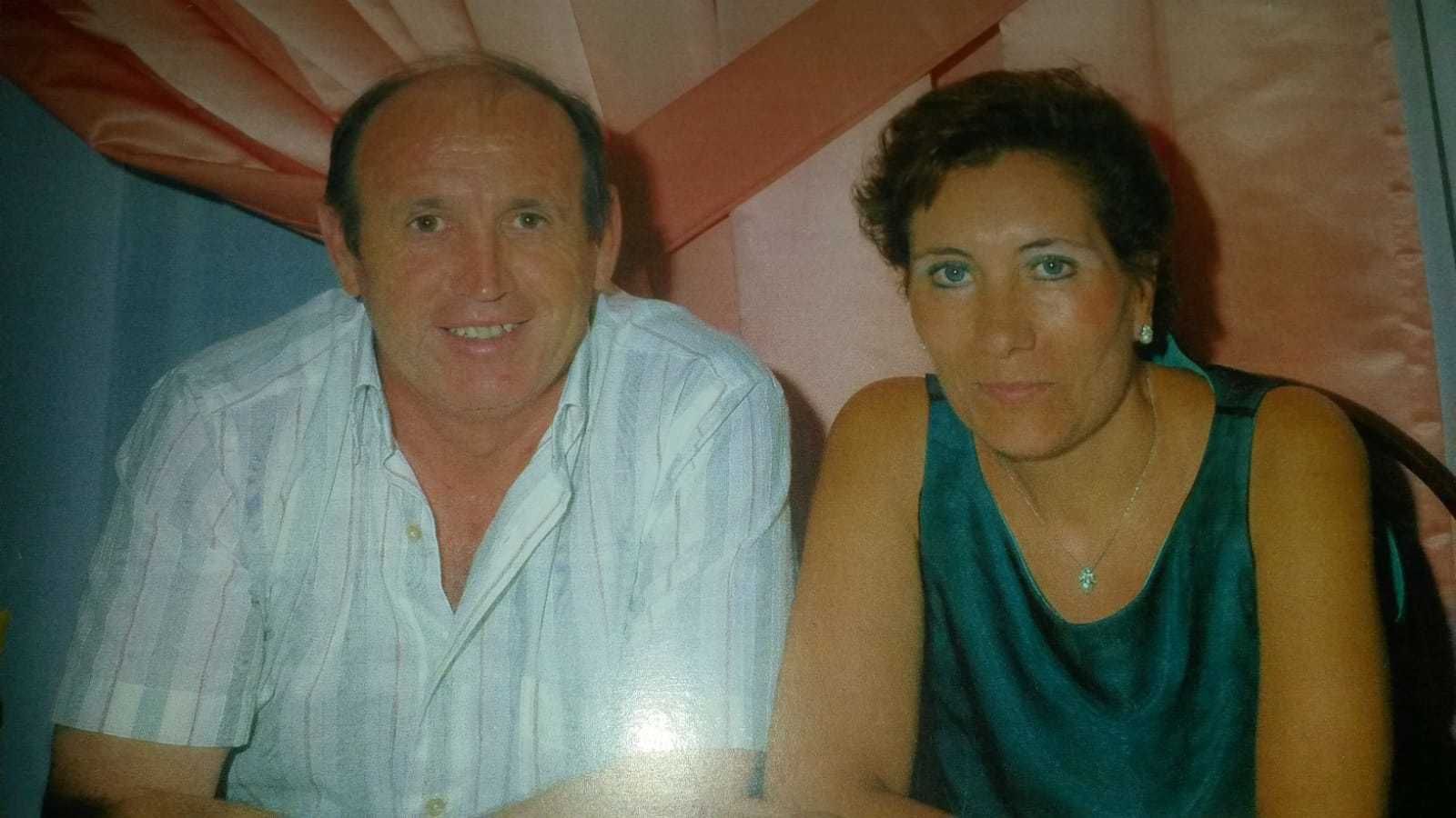 Con su esposa Paqui.