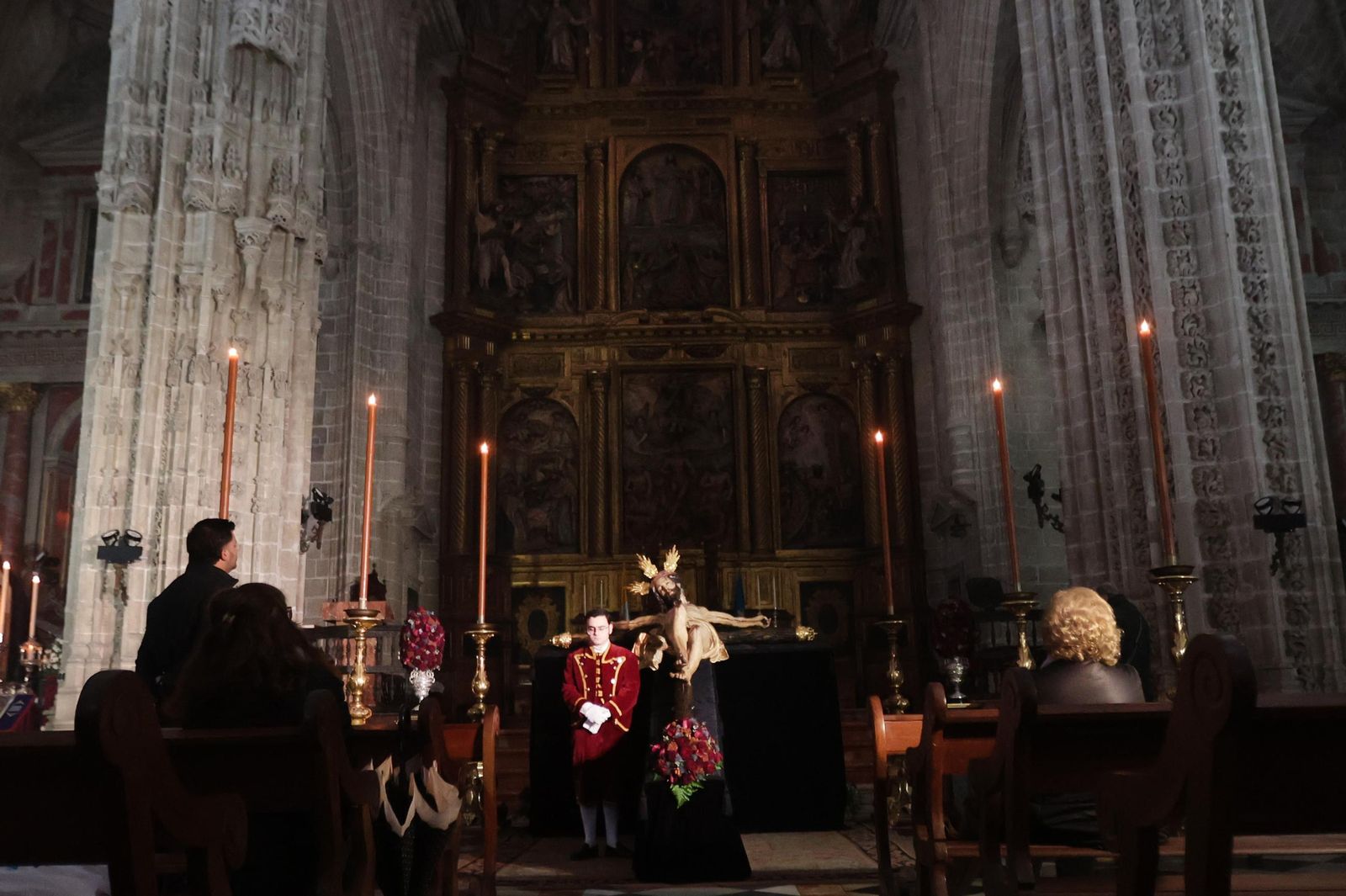 Así ha sido los besapiés y besamanos de Miércoles de Ceniza en Jerez