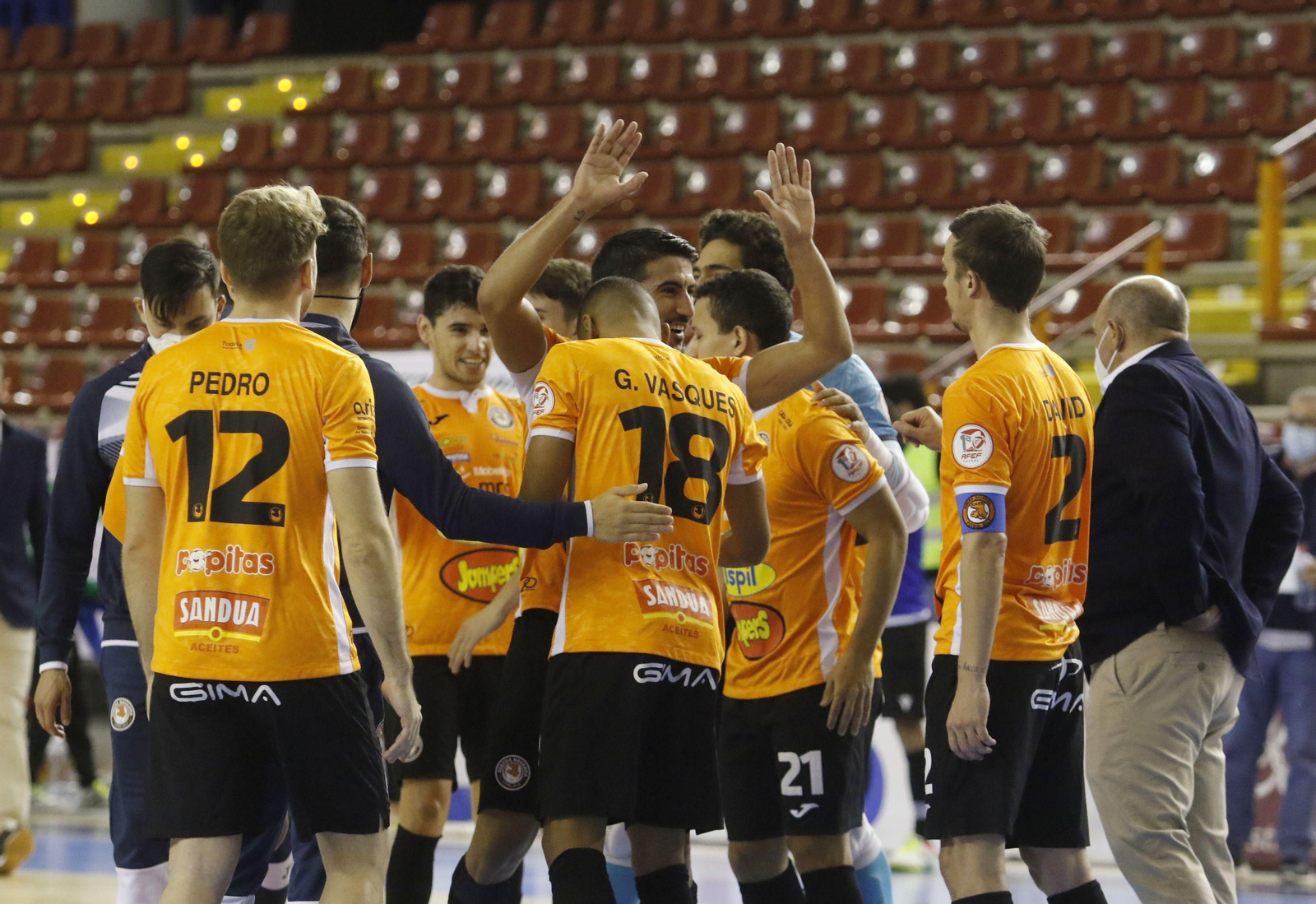La derrota del Córdoba Futsal ante el Ribera Navarra, en imágenes