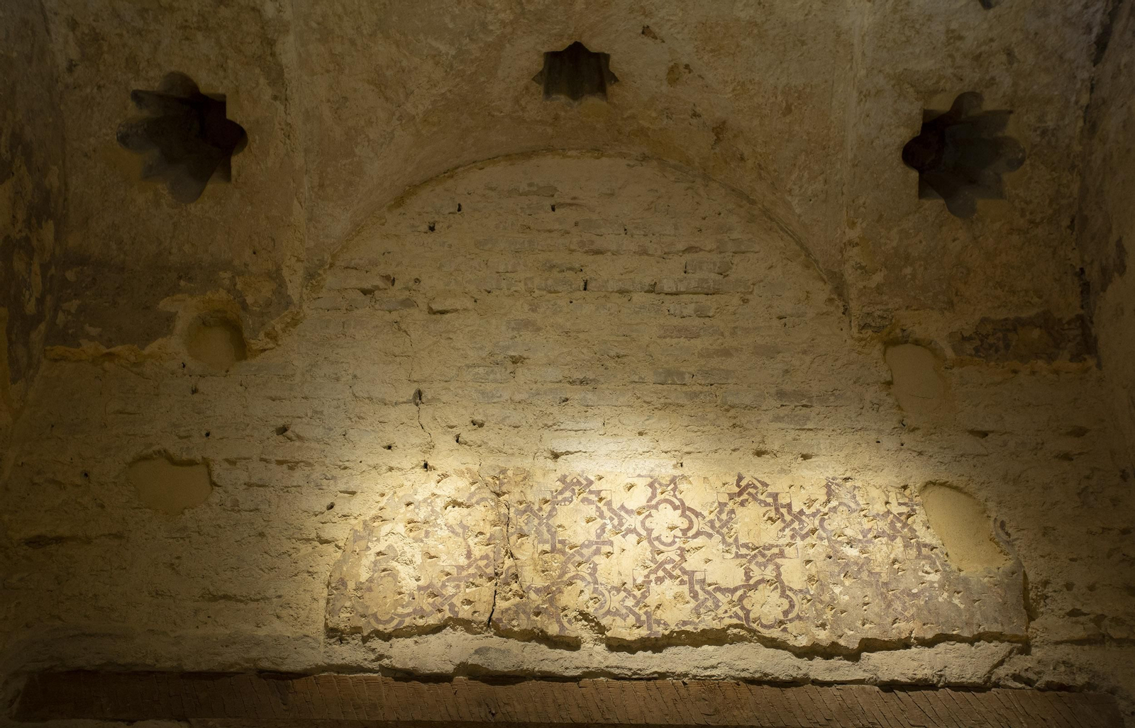 Los baños árabes del bar Giralda, en imágenes