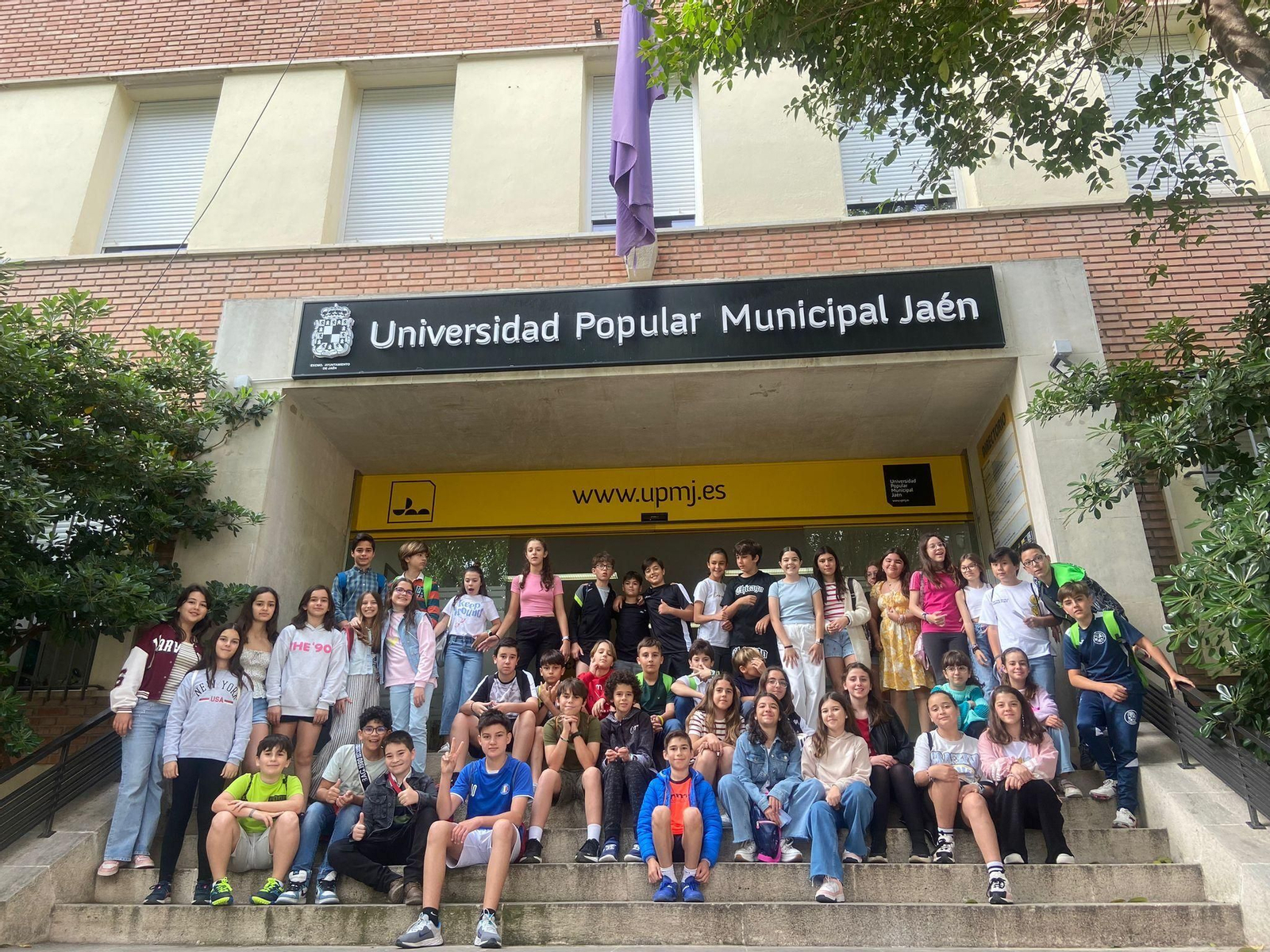 Los alumnos se divirtieron mientras aprendían sobre compositoras históricas. Los alumnos se divirtieron mientras aprendían sobre compositoras históricas.