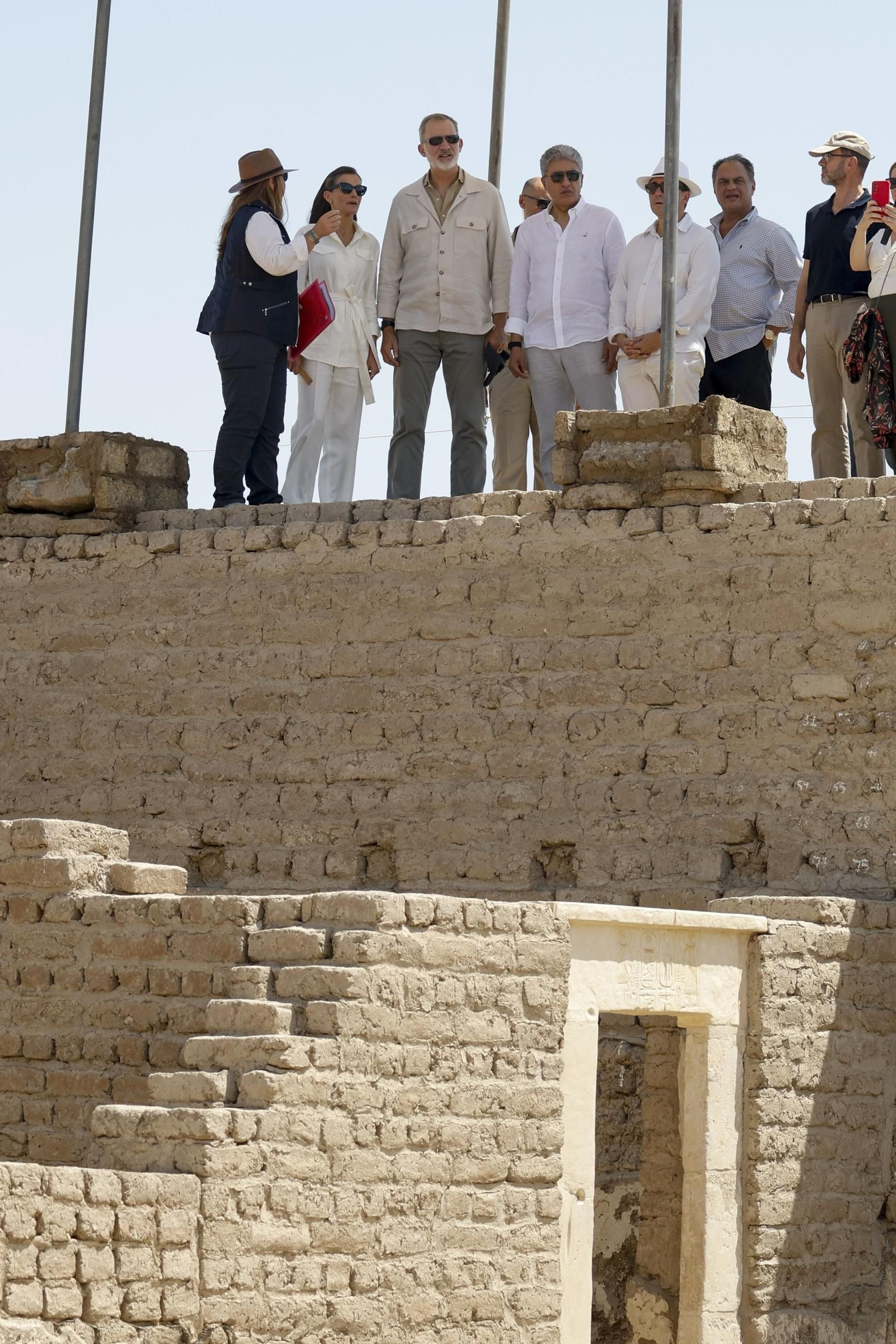 Las fotos de la visita de don Felipe y doña Letizia al Valle de los Reyes de Egipto, en Luxor