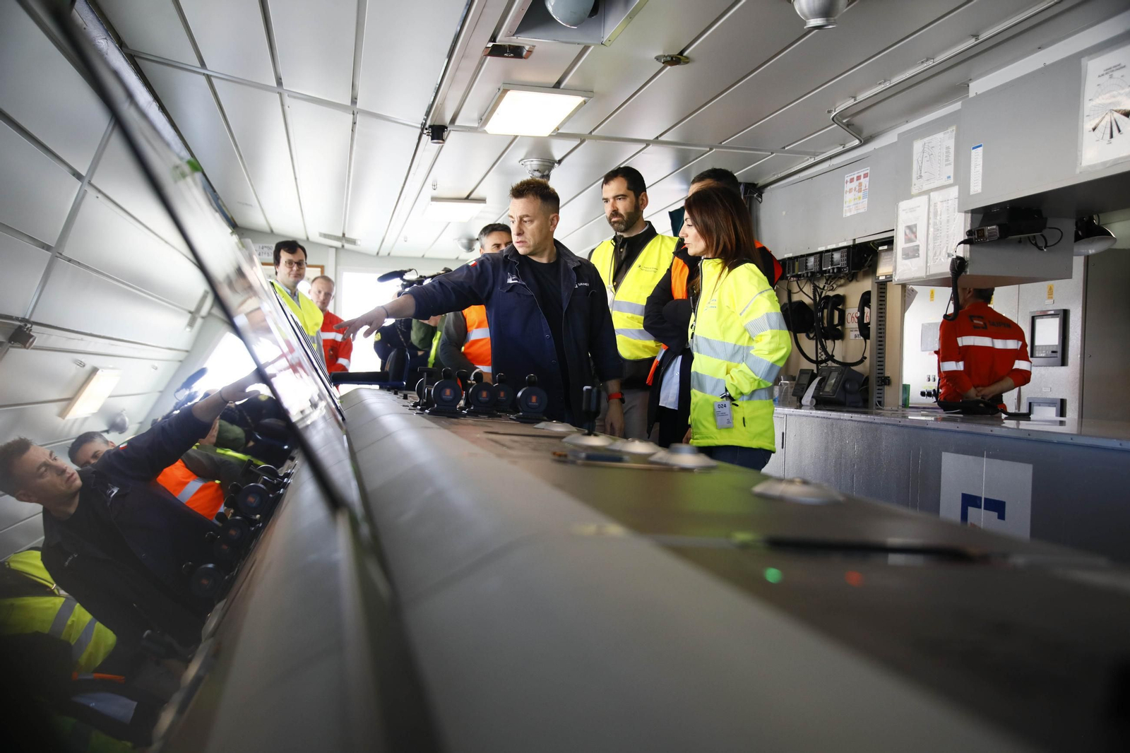 Las imágenes de la plataforma Saipem 3000 en el Puerto de Almería