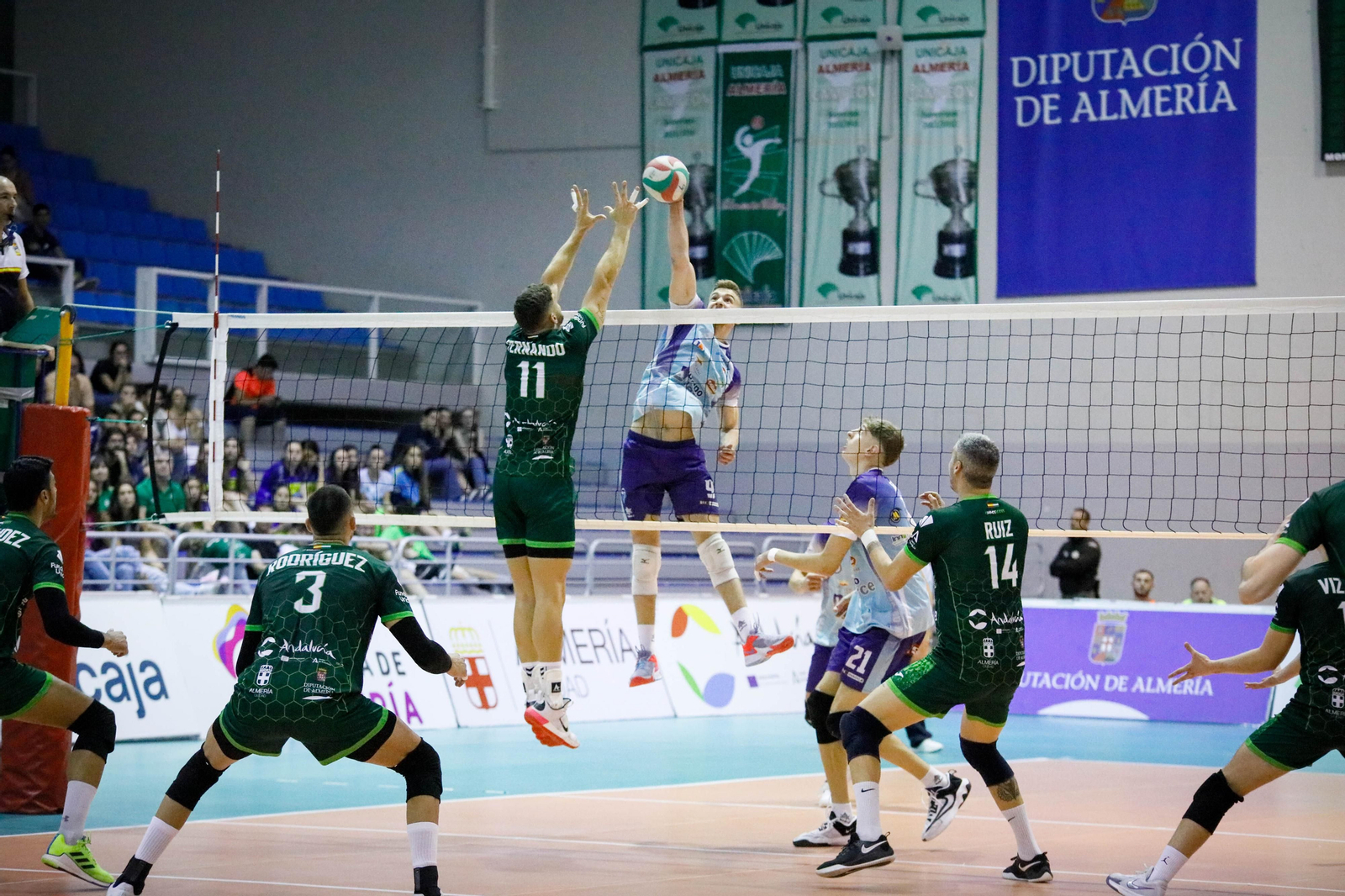 Imágenes del partido entre Unicaja Almería y Grupo Herce Soria