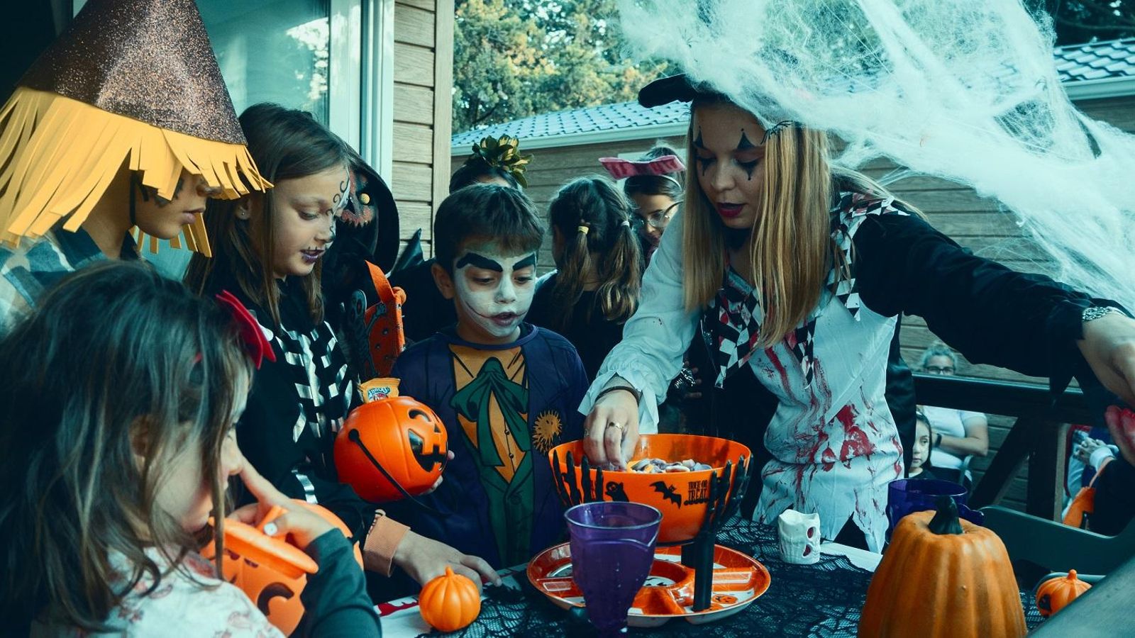 Concurso de decoración de alojamientos, pinta caras, truco o trato y un sinfín de actividades para los más pequeños