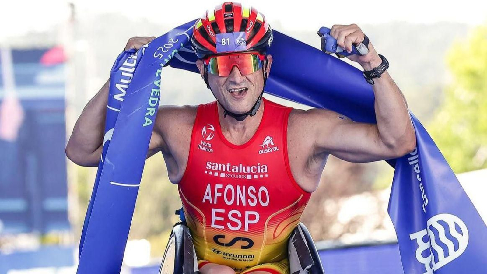 Manuel Afonso se ha proclamado campeón del mundo de aquatlón en Pontevedra