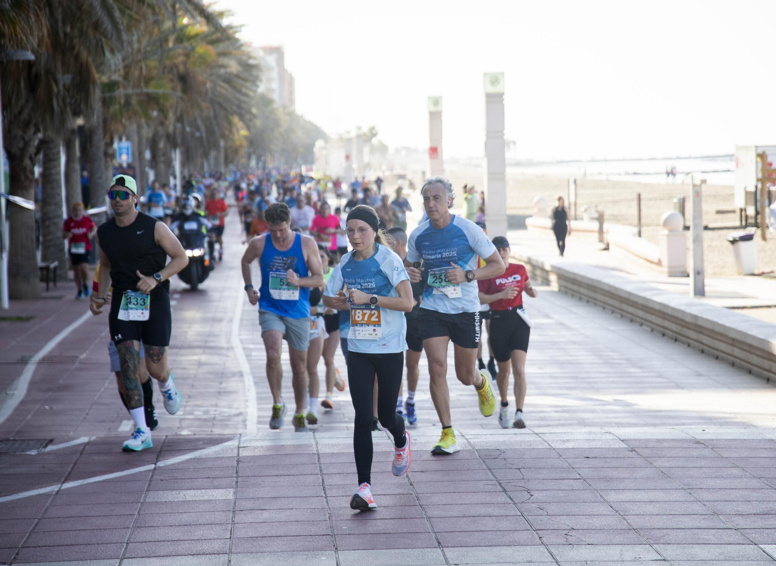 El Medio Maratón de Almería 2025, en imágenes