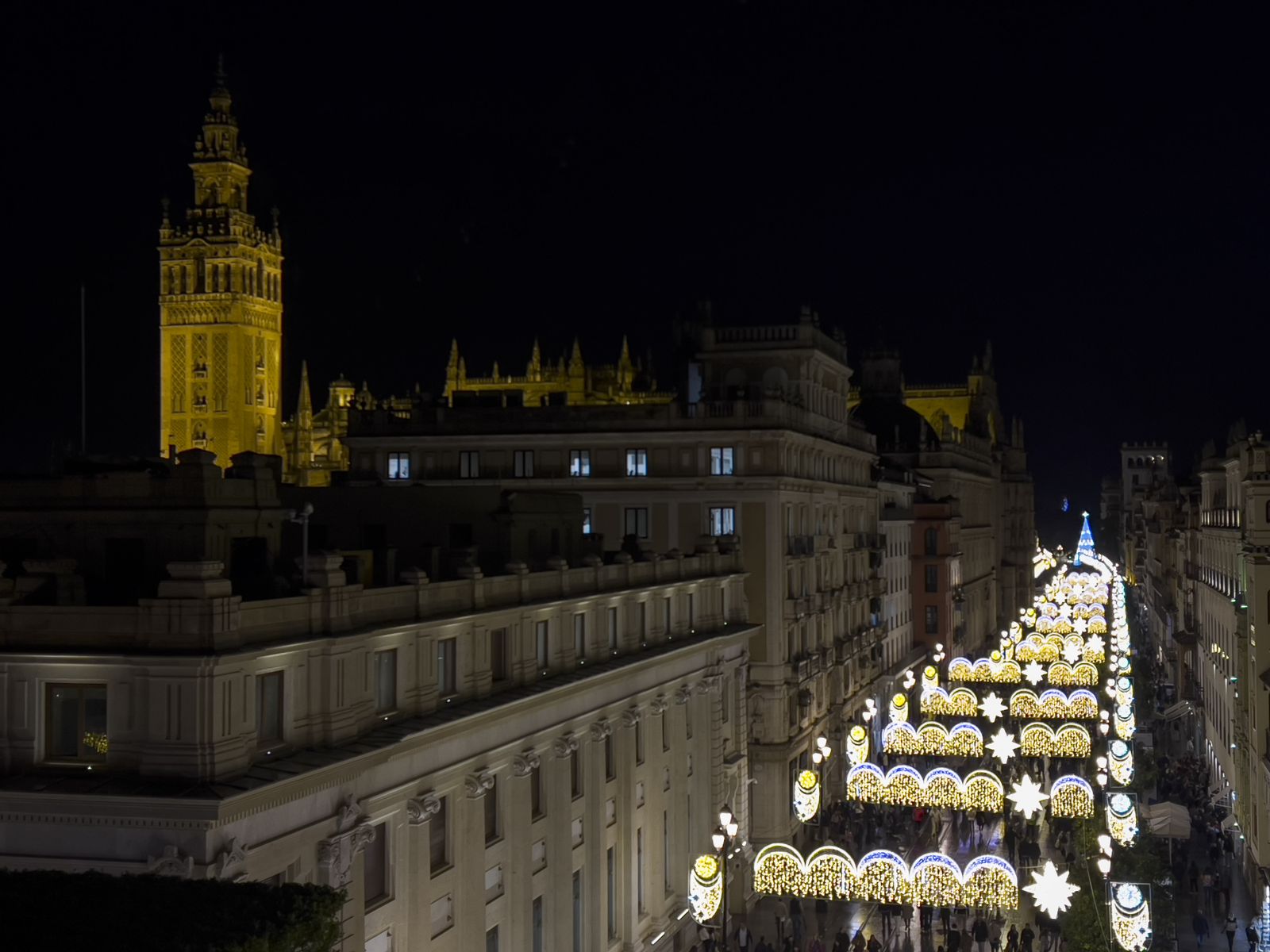 Las imágenes del alumbrado de Navidad en Sevilla