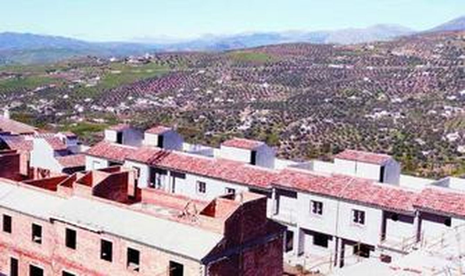 Vista de los diseminados construidos en Alcaucín.