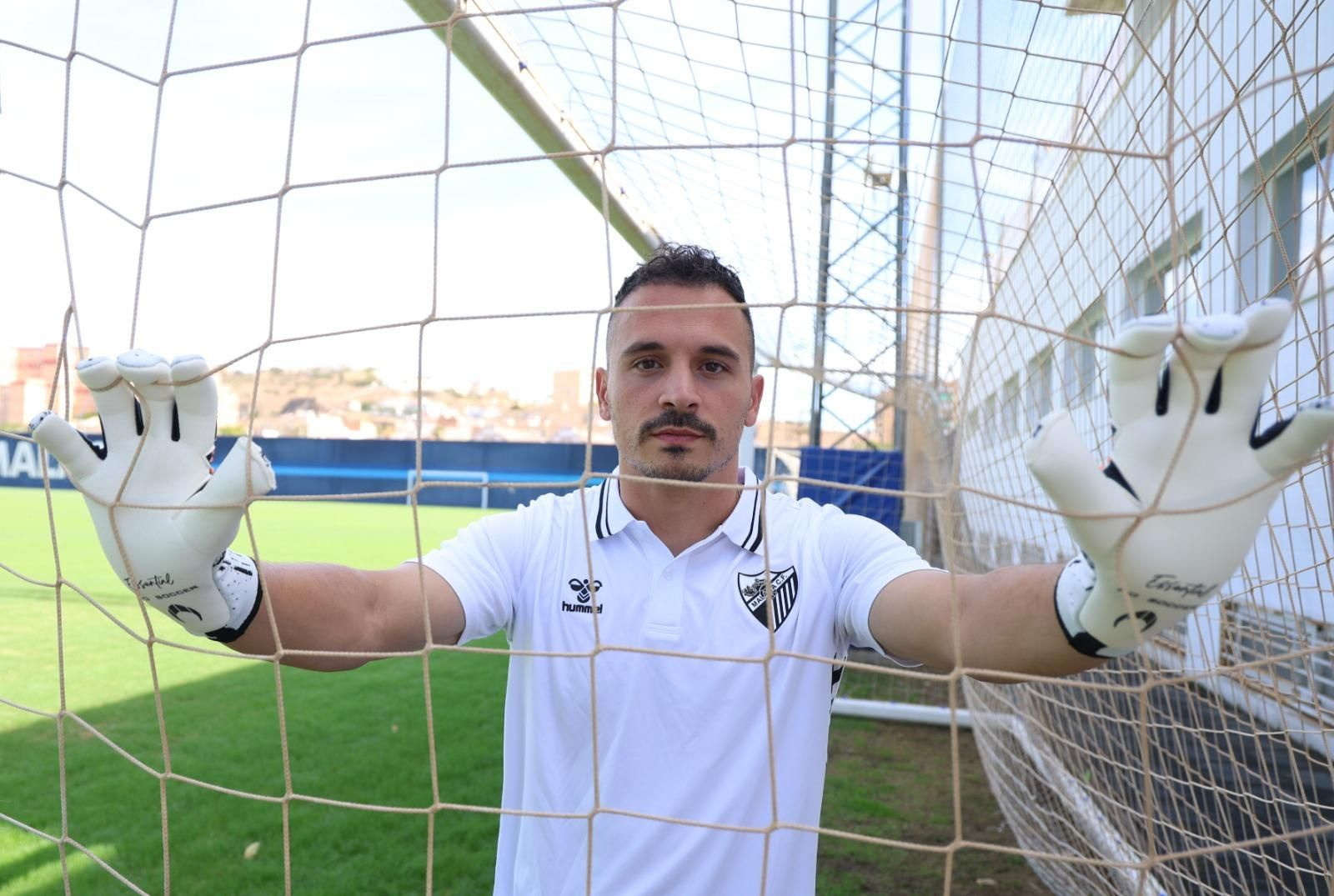 Las espectaculares fotos de Alfonso Herrero, portero del Málaga CF
