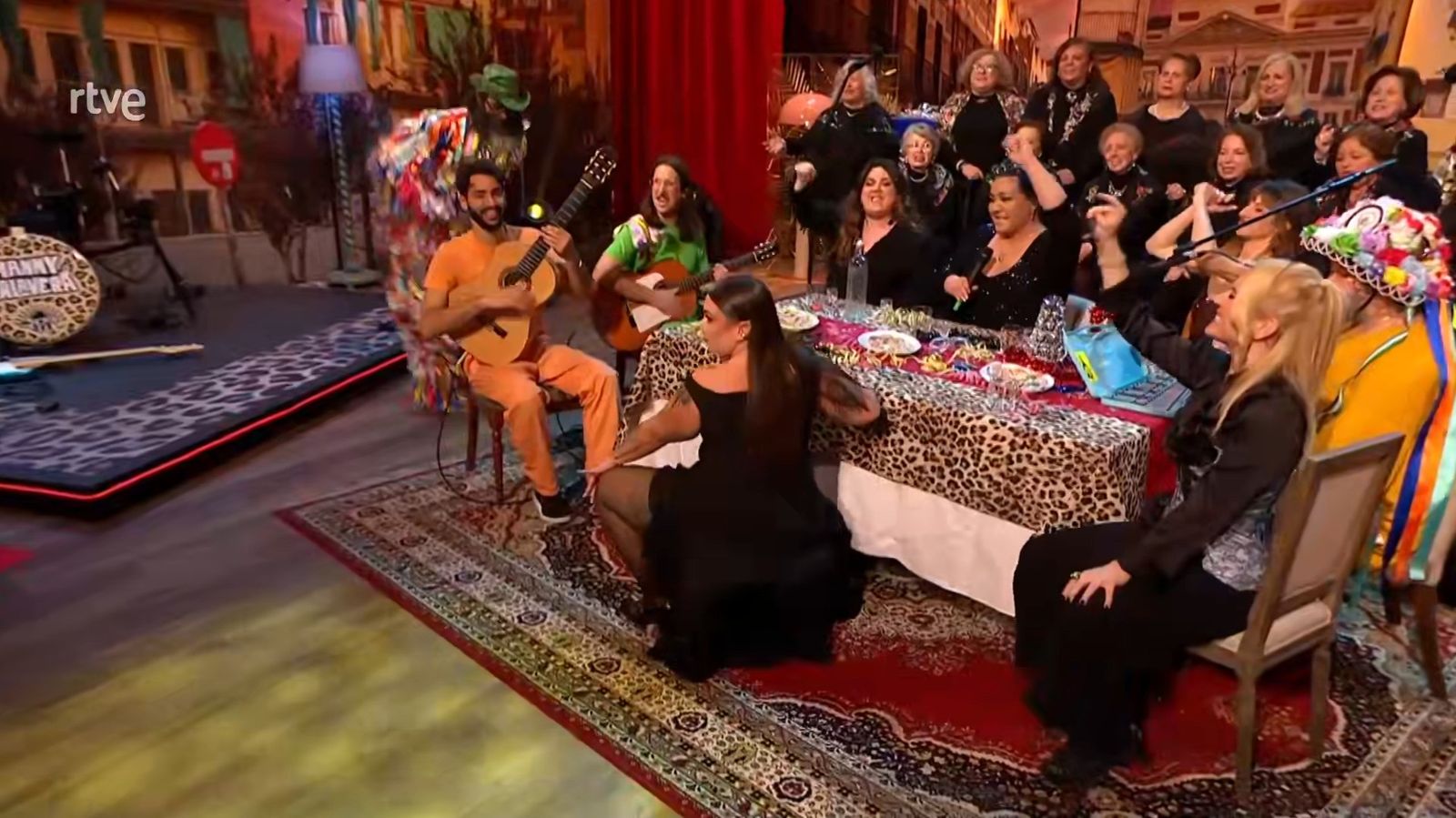 Califato ¾, Falete, el coro de mujeres Azahar de Cantillana y la Pili en el programa 'Al cielo con ella'.