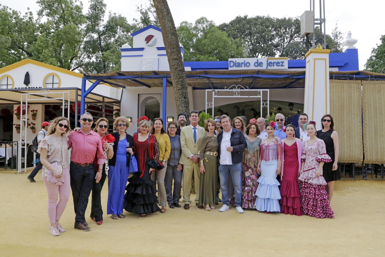 Parte de los componentes de la Coral Polifónica Capuchinos junto al director de la Agrupación Musical, Jesús Gayoso Núñez y la presidenta María Teresa Díaz Marchant.
