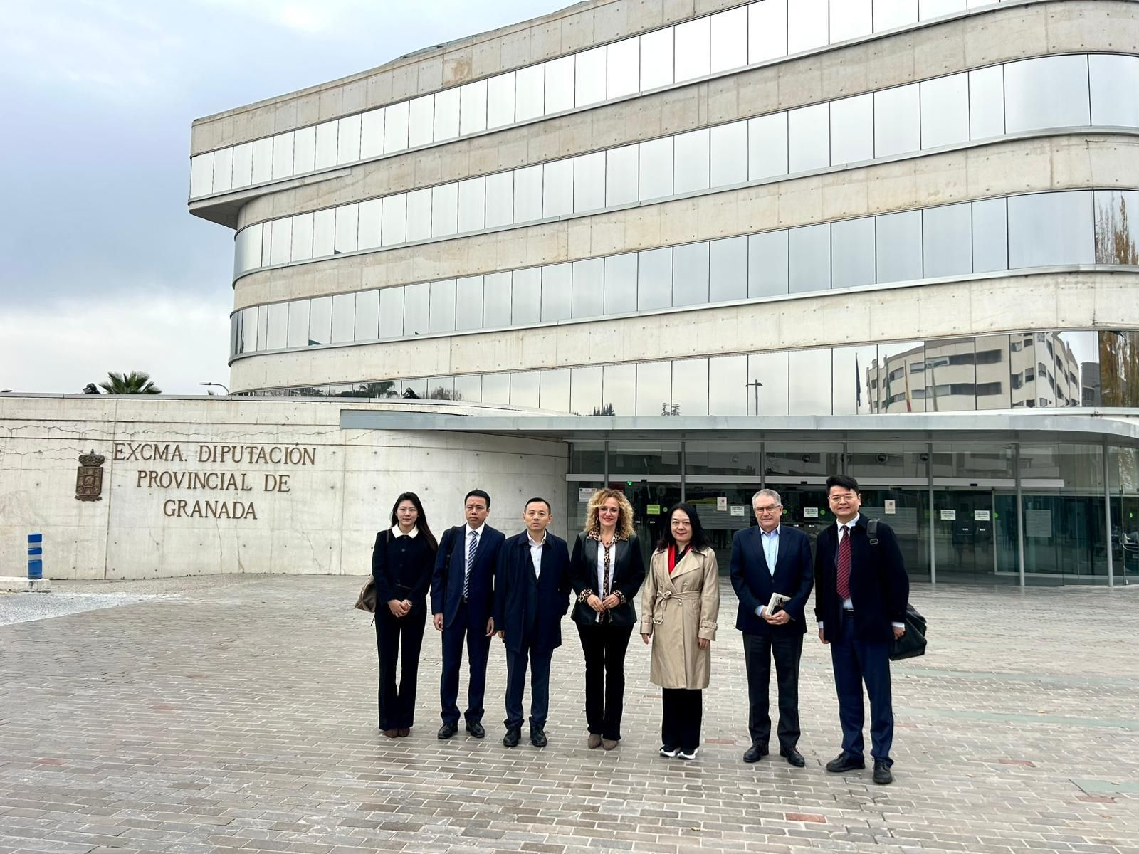 Imagen de la visita de la delegación a la sede de la Diputación de Granada