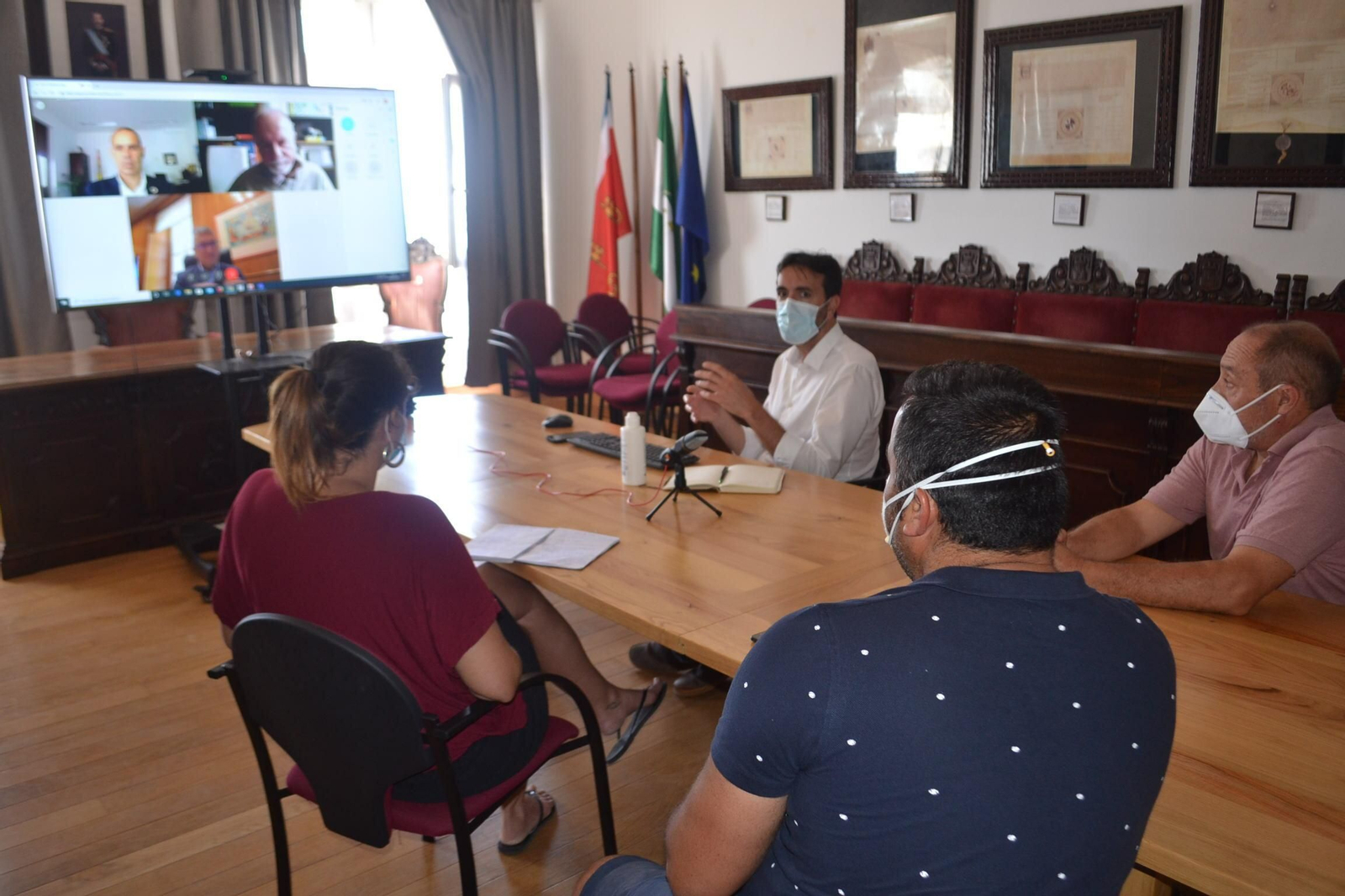 Los representantes de la Mesa Ciudadana de Tarifa se reúnen con los del Ministerio de la Transición Ecológica por videoconferencia.