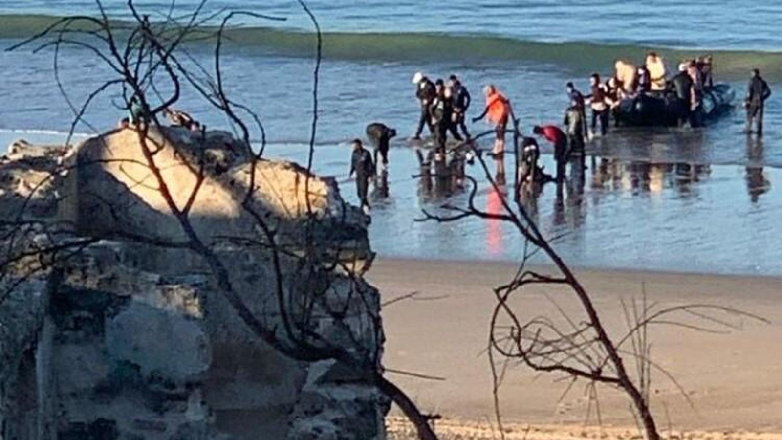 Una imagen de la llegada de los inmigrantes a Las Redes.