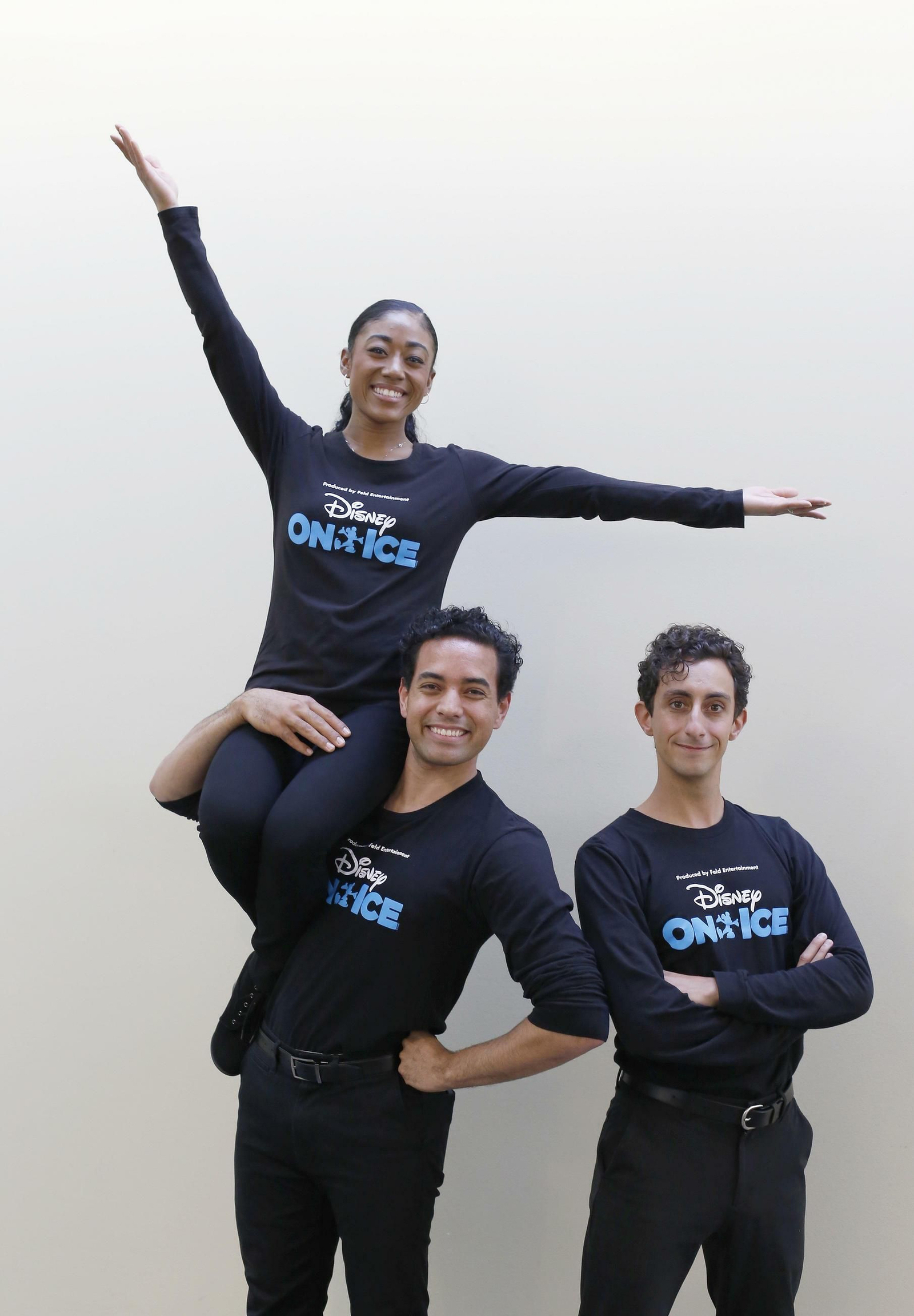 Lina Ramírez, David Faria y jorge Félez, tres de los patinadores que componen el elenco de 'Disney on ice'.