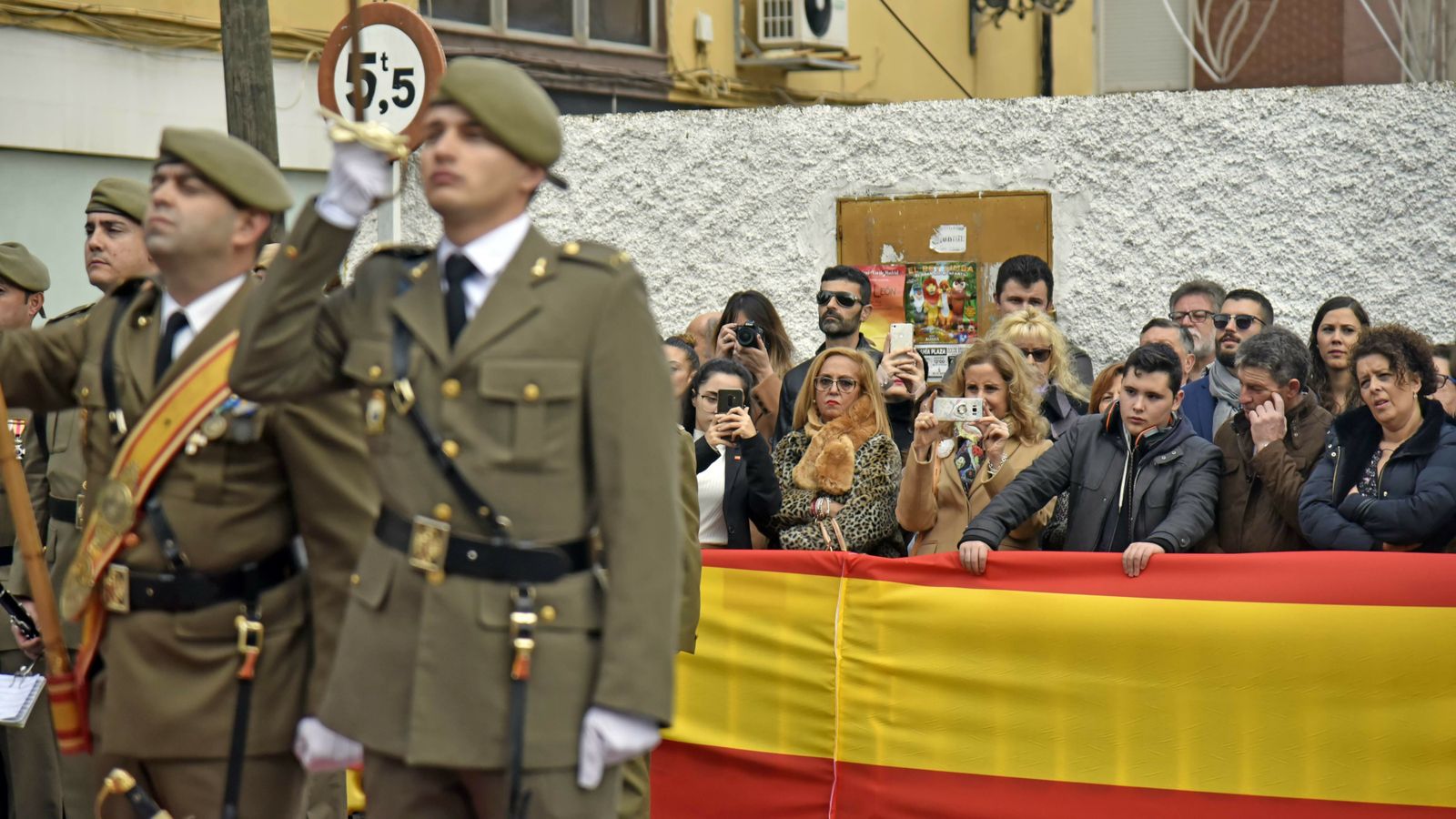 Las mejores fotos de la jura de bandera civil en La Línea