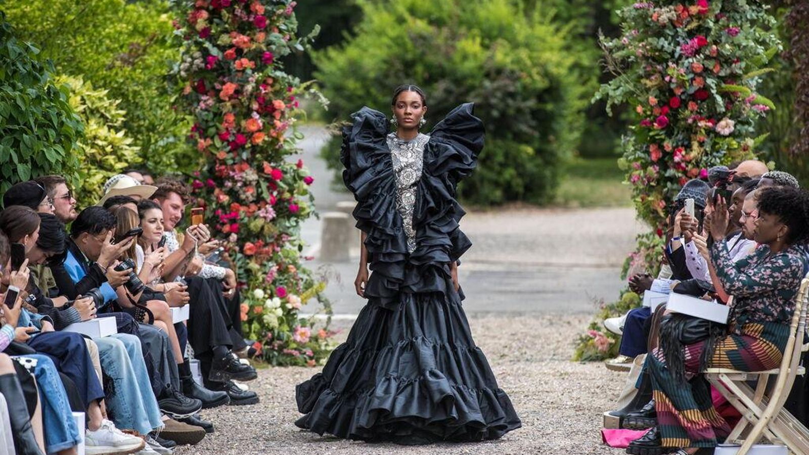 Los cordobeses Pinsapo incluyeron flores tan españolas como los claveles en la decoración floral