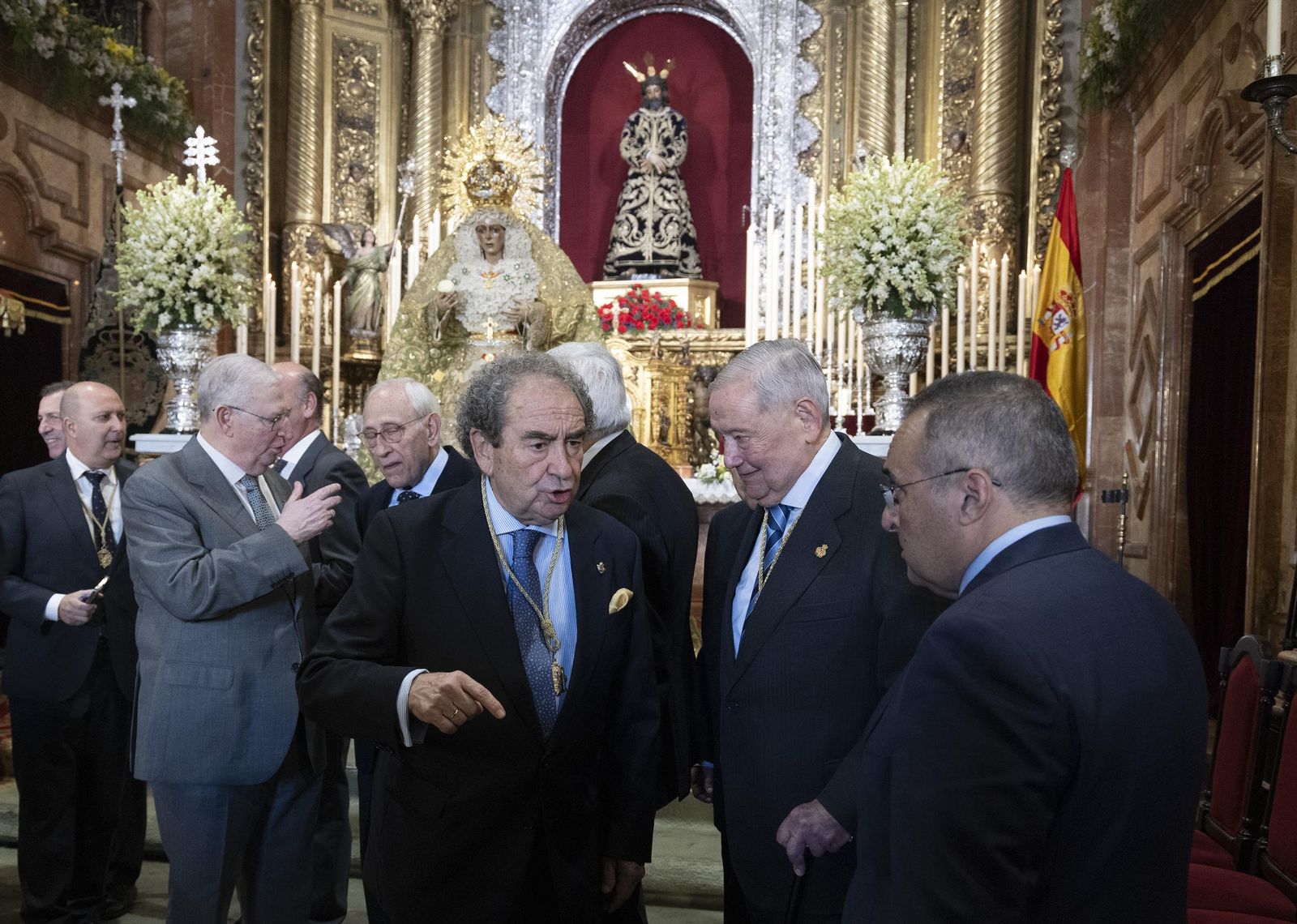 La entrega de la Rosa de Oro a la Virgen de la Macarena, todas las fotos
