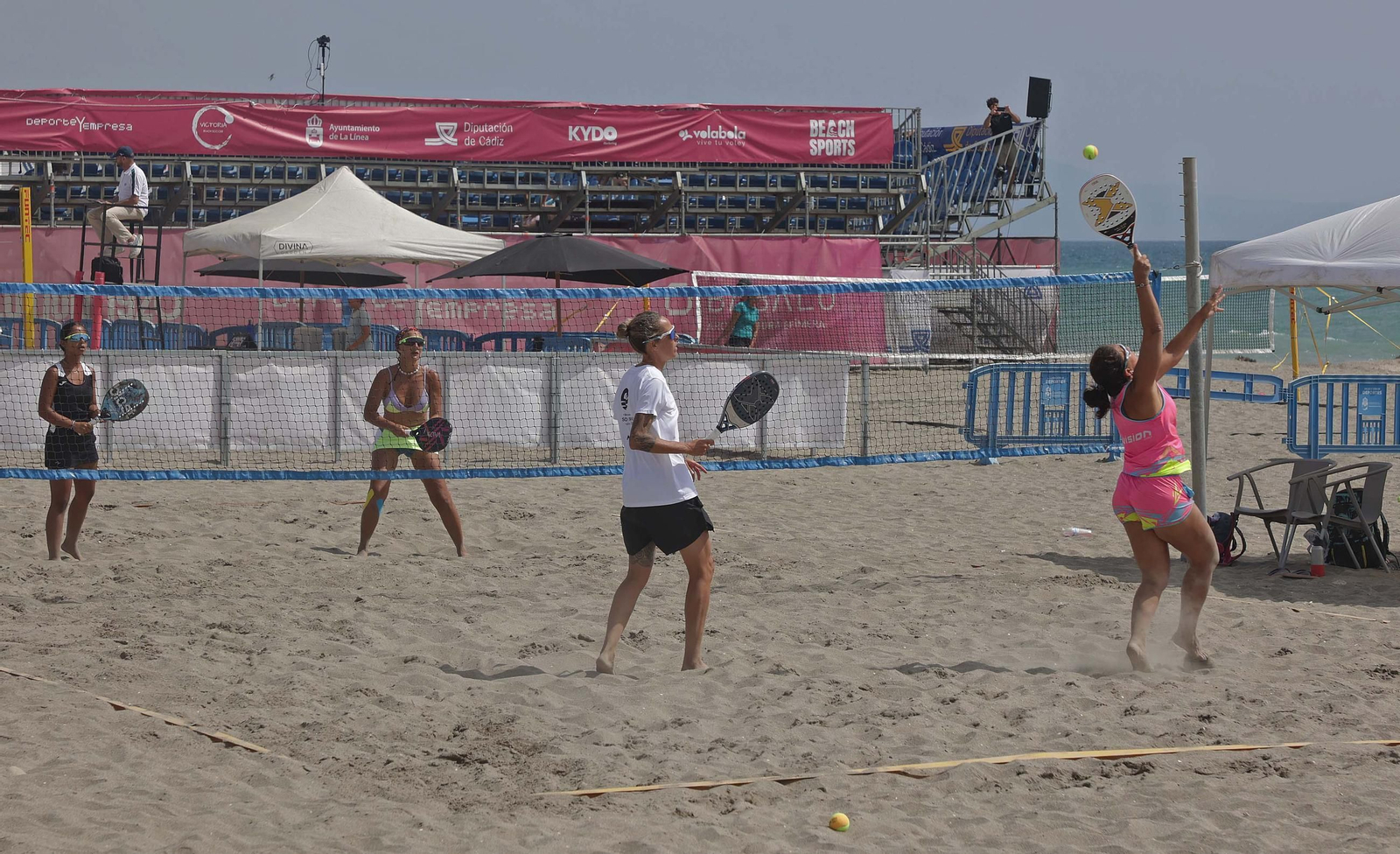 Fotos del ITF BT100 Diputación de Cádiz de tenis playa en La Línea