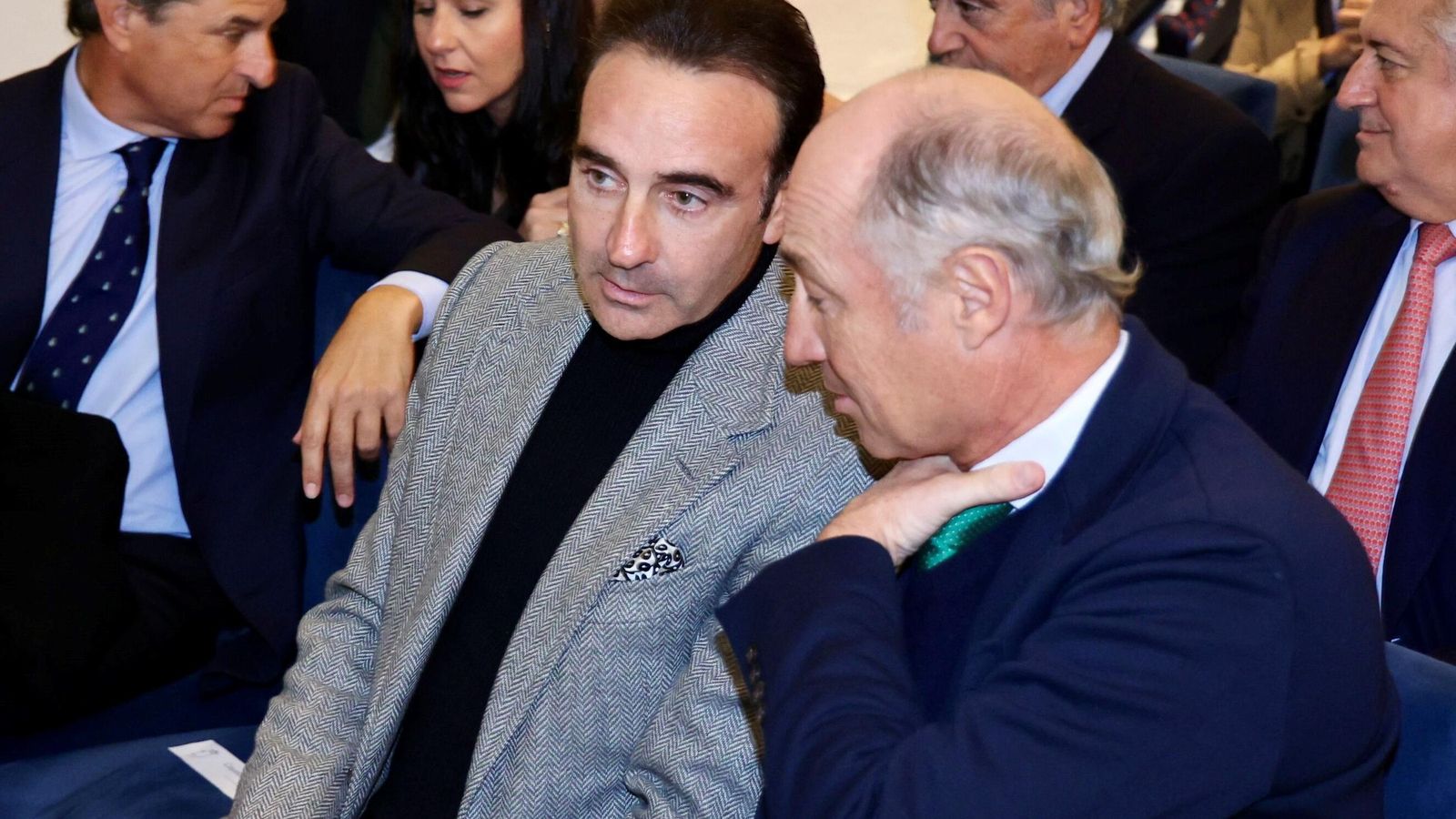 Enrique Ponce con el ganadero Juan Pedro Domecq.