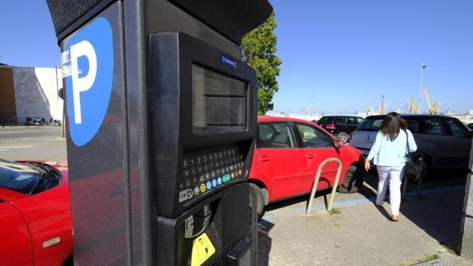 Parquímetro de la zona azul de Cádiz.