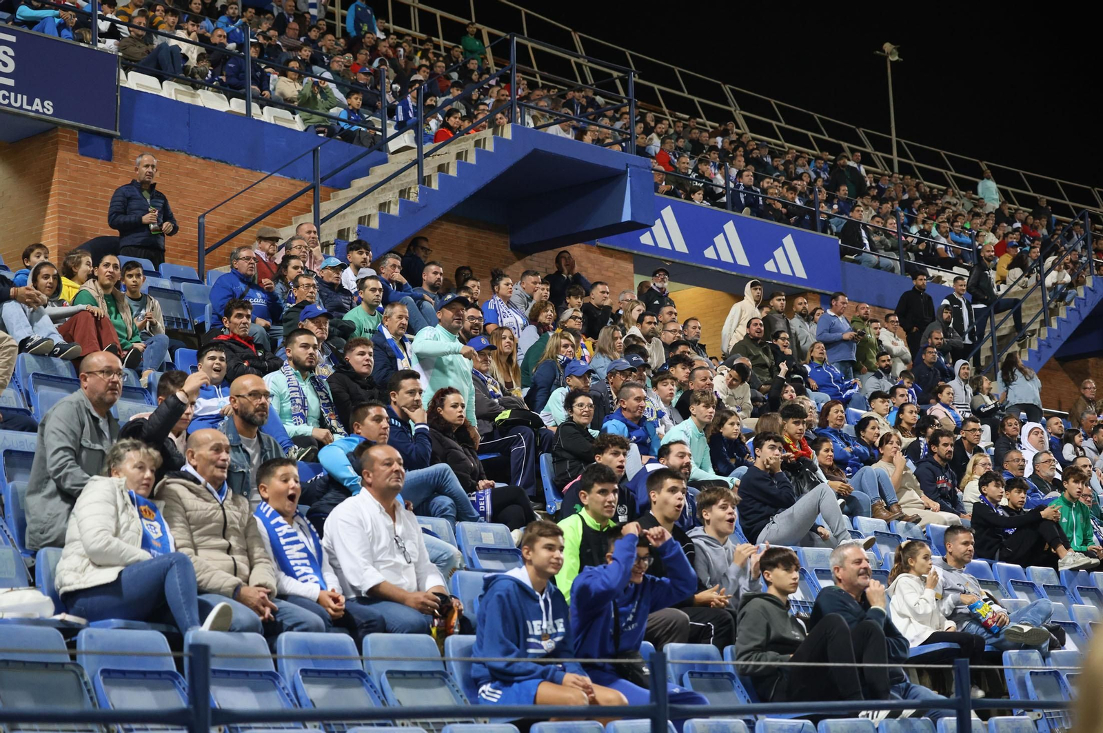 Búscate en las gradas del Nuevo Colombino en el Recre-Algeciras