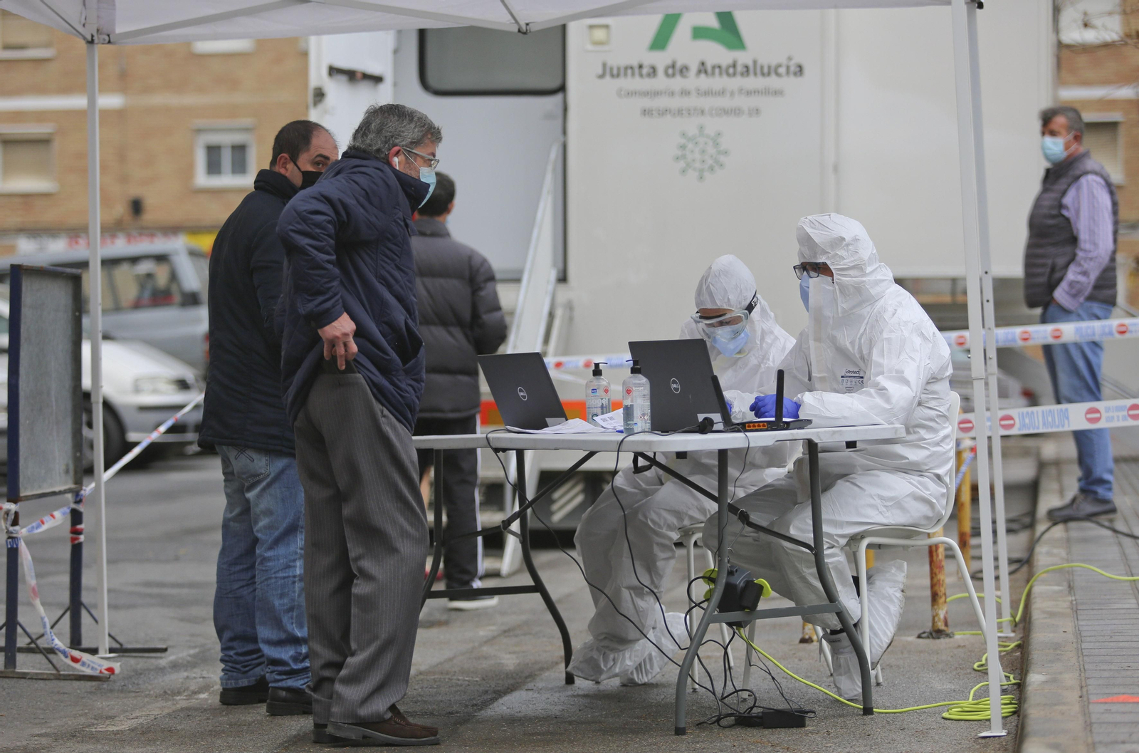 Cribado en la barriada de La Luz, en la capital.