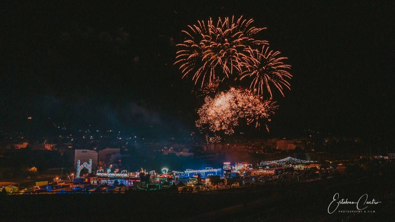 Panorámica nocturna del recinto ferial de Torredelcampo.