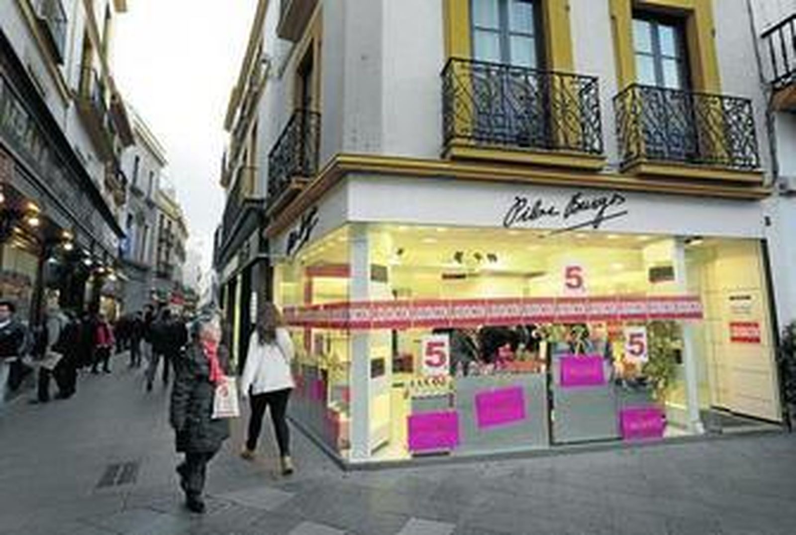 Pilar Burgos cerrará todas sus tiendas por jubilación