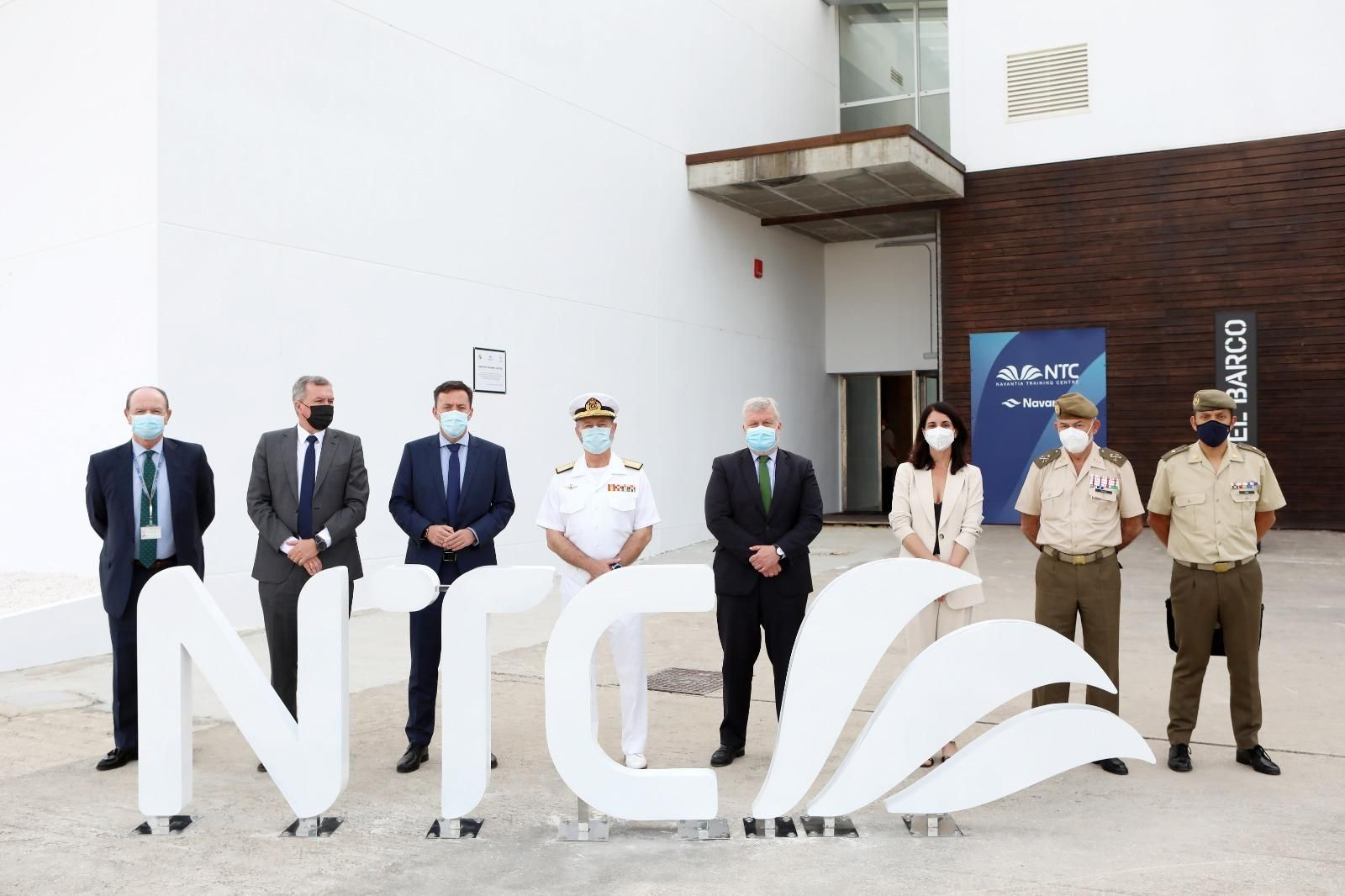 Visita de los altos cargos de Defensa al NTC  junto a la cúpula de Navantia.