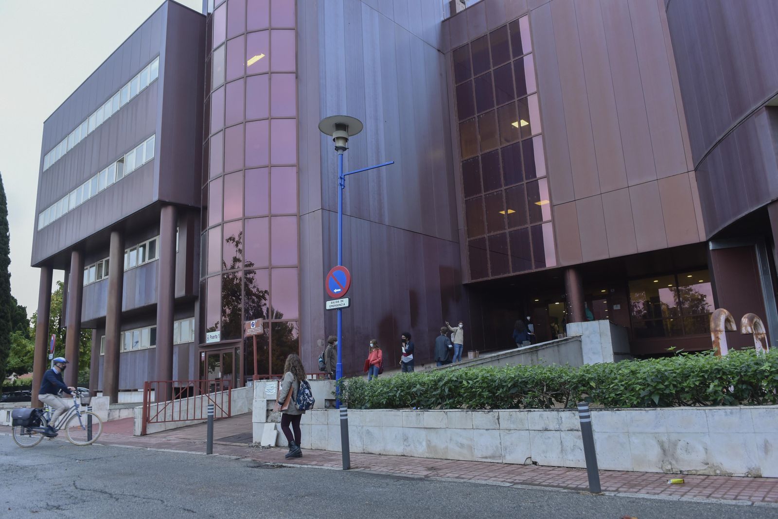 Escuela de Ingenieros en la Isla de la Cartuja.