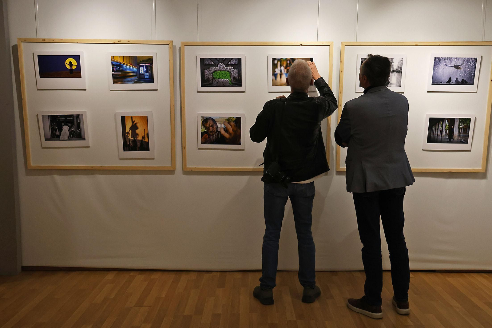 Imágenes de la exposición fotográfica 'Retratos de mi ciudad' de Julián Pérez