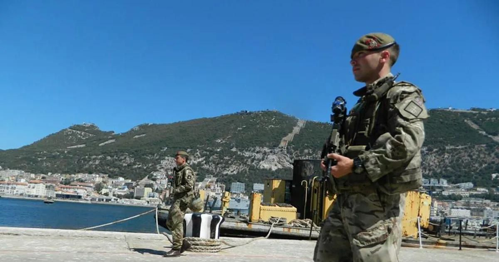 Militares británicos en Gibraltar. Militares británicos en Gibraltar.