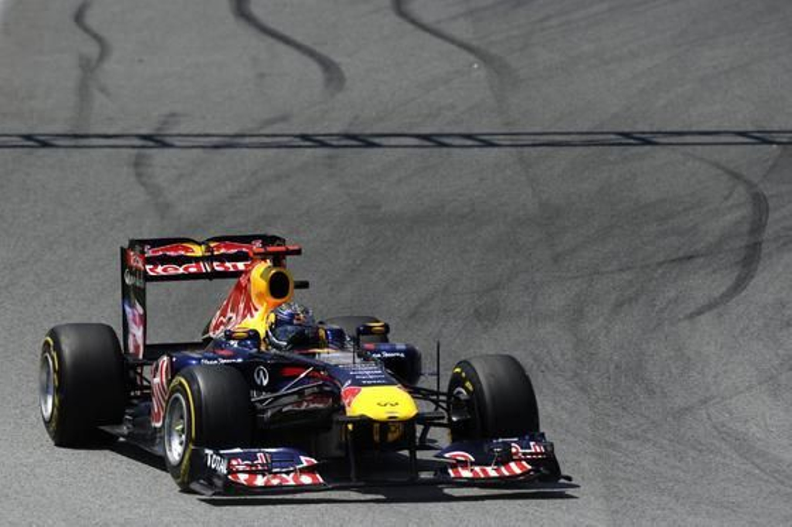 Vettel vuelve a ganar en Montmeló. Alonso acaba quinto.

Foto: AFP