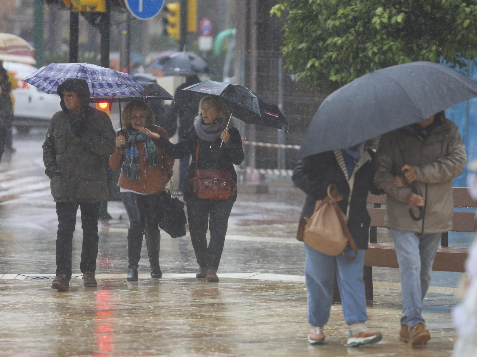 Las estampas que está dejando la lluvia en Málaga