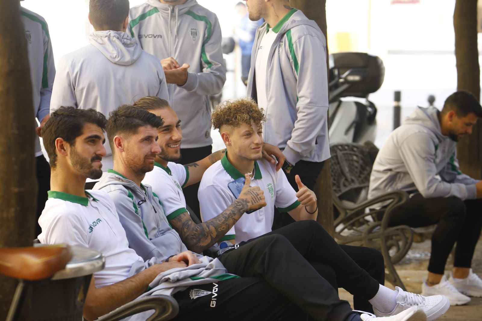 Las ofrendas del Córdoba CF a San Rafael y la Virgen de los Dolores, en imágenes