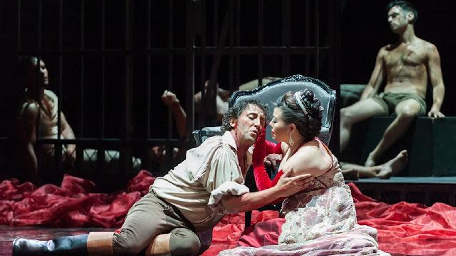 Escena de 'Tosca' en la Maestranza de Sevilla