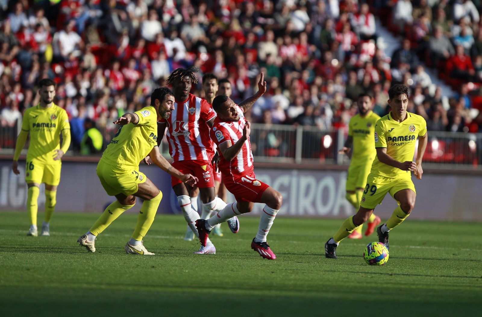Imágenes de la derrota de la U.D. Almería ante el Villarreal por 0 a 2